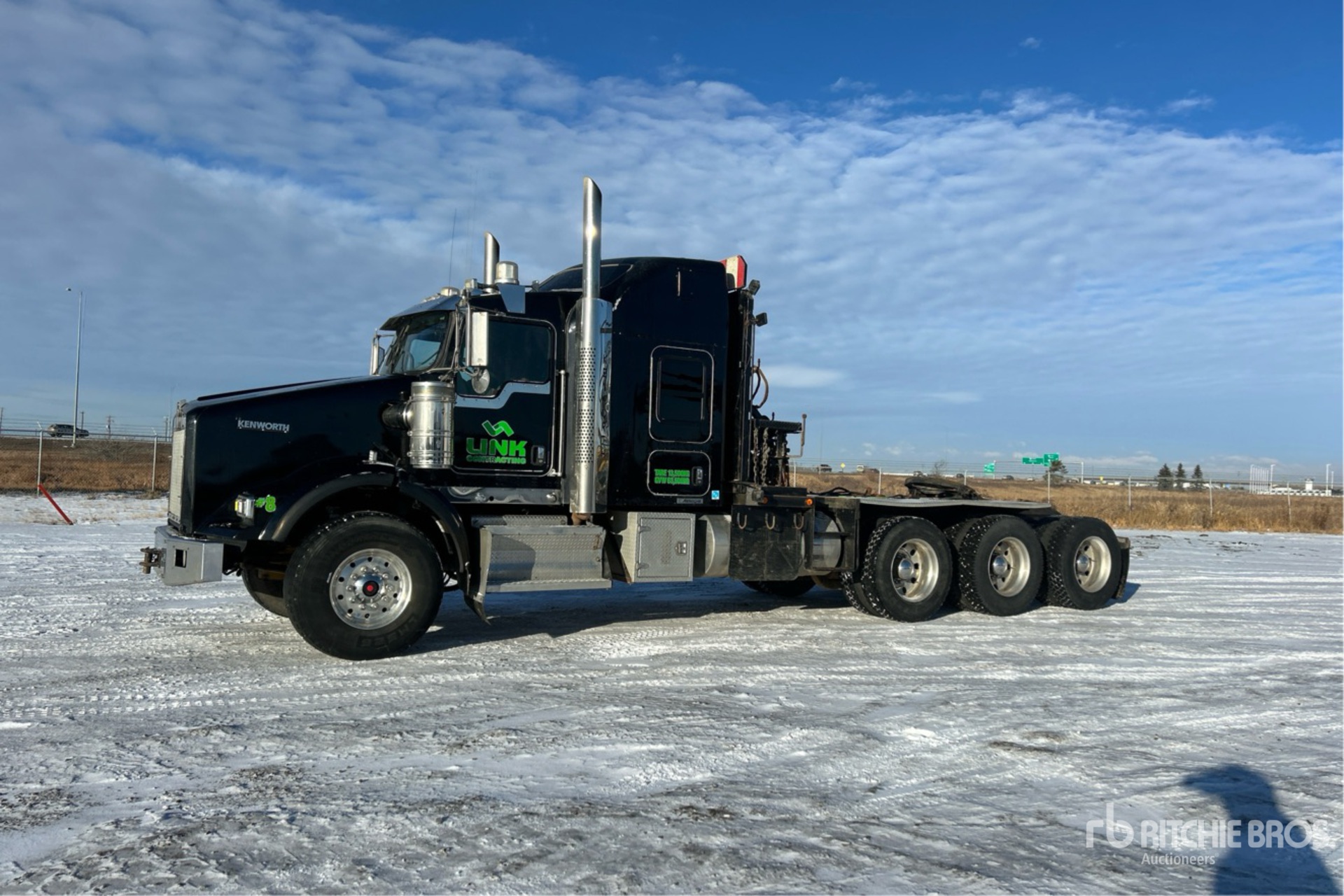 General Appearance with Foto, angolo anteriore sinistro