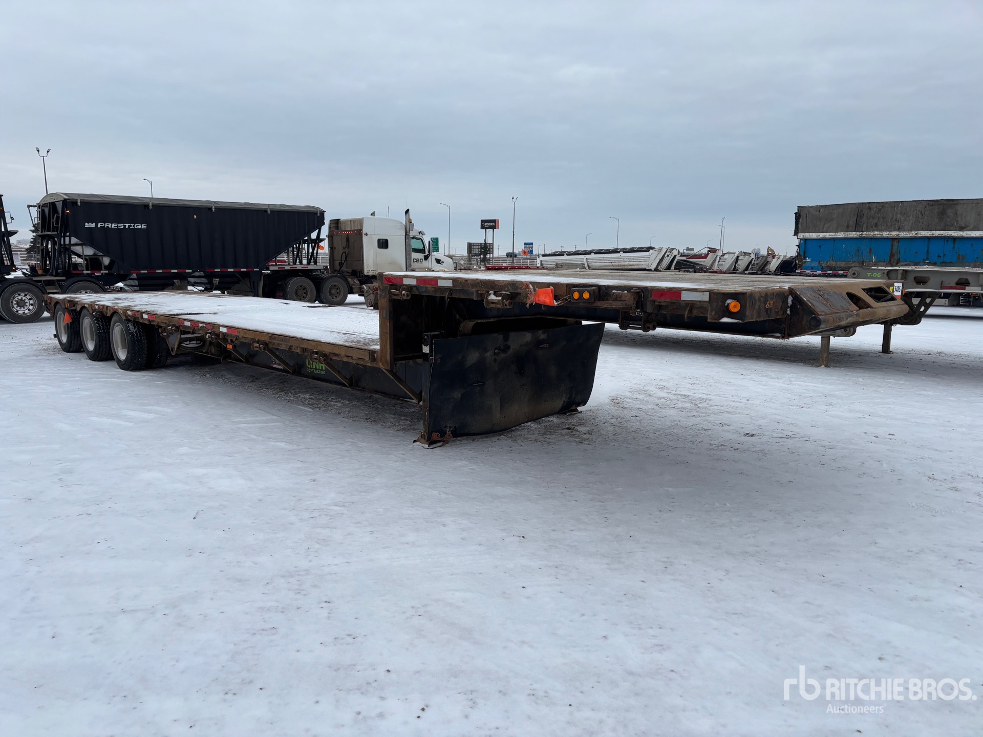 General Appearance with Foto, angolo anteriore destro