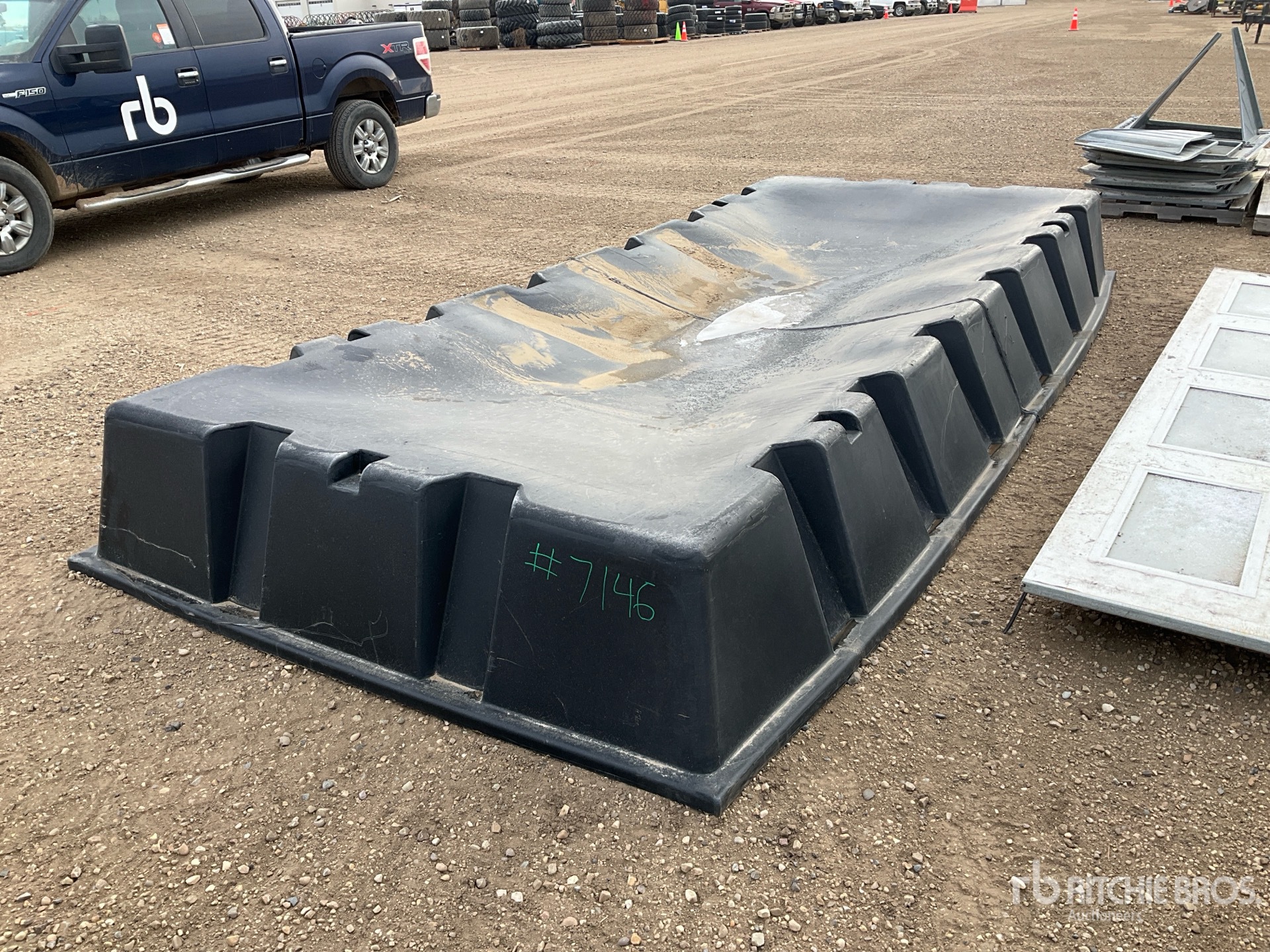 General Appearance with Bild, Ecke hinten rechts