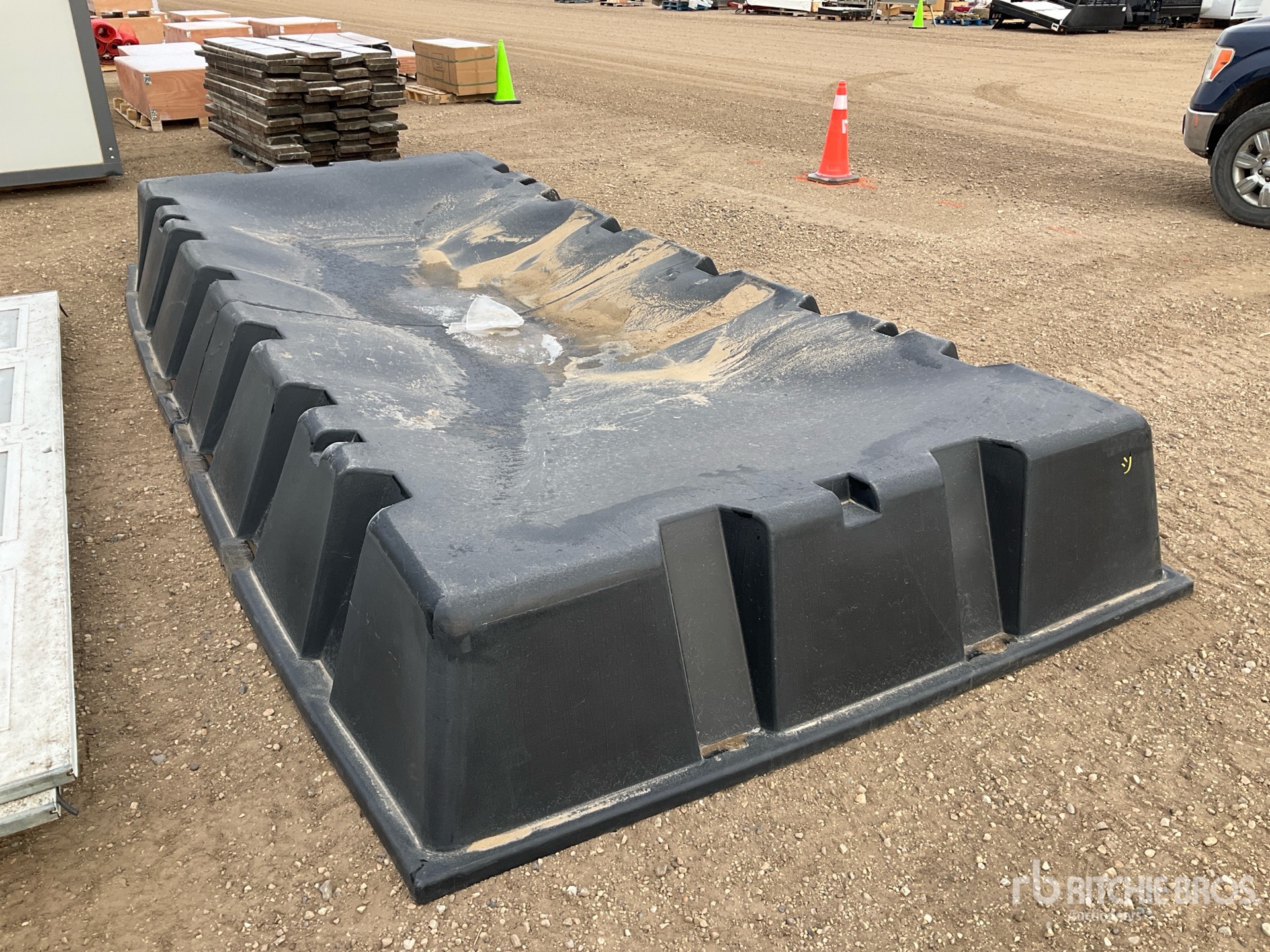 General Appearance with Bild, Ecke vorne rechts