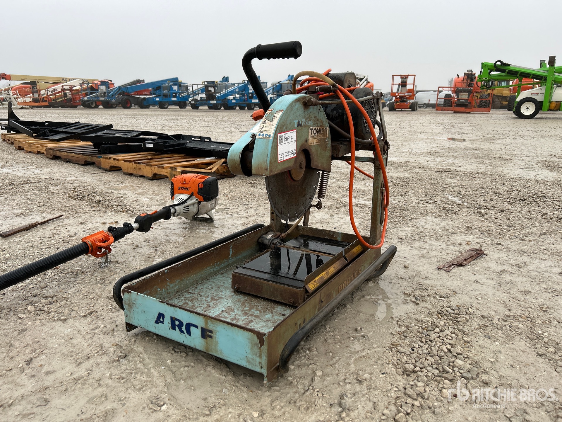 General Appearance with Featured Photo