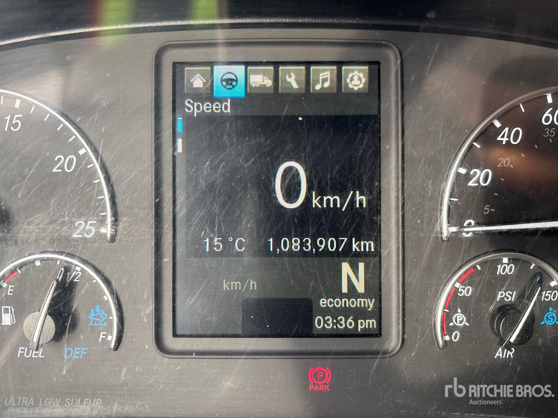 General Appearance with Horímetro / Odómetro