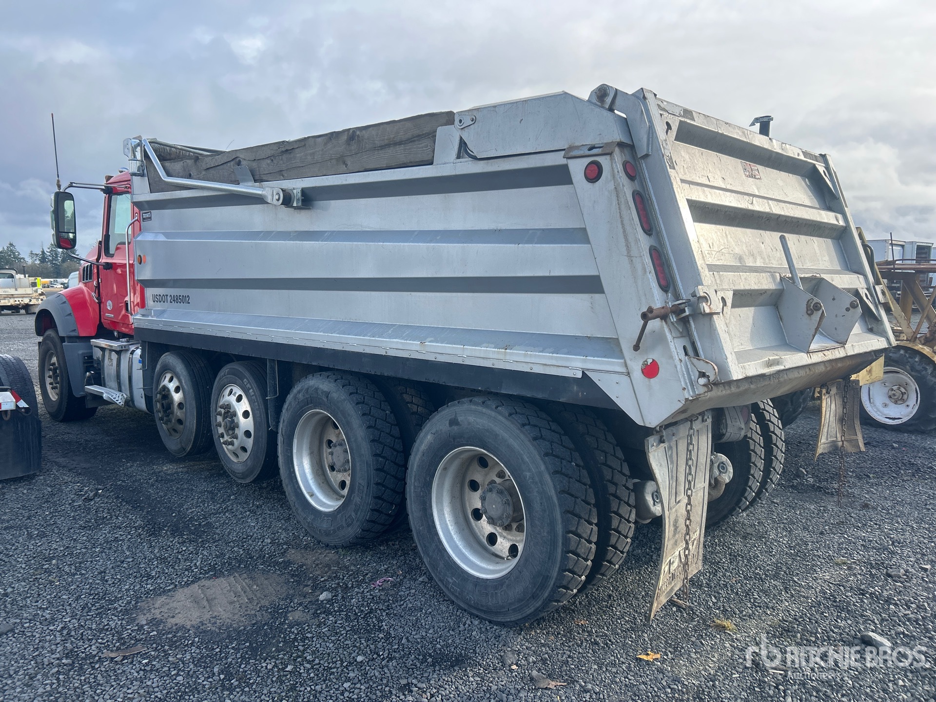 General Appearance with Bild, Ecke hinten links