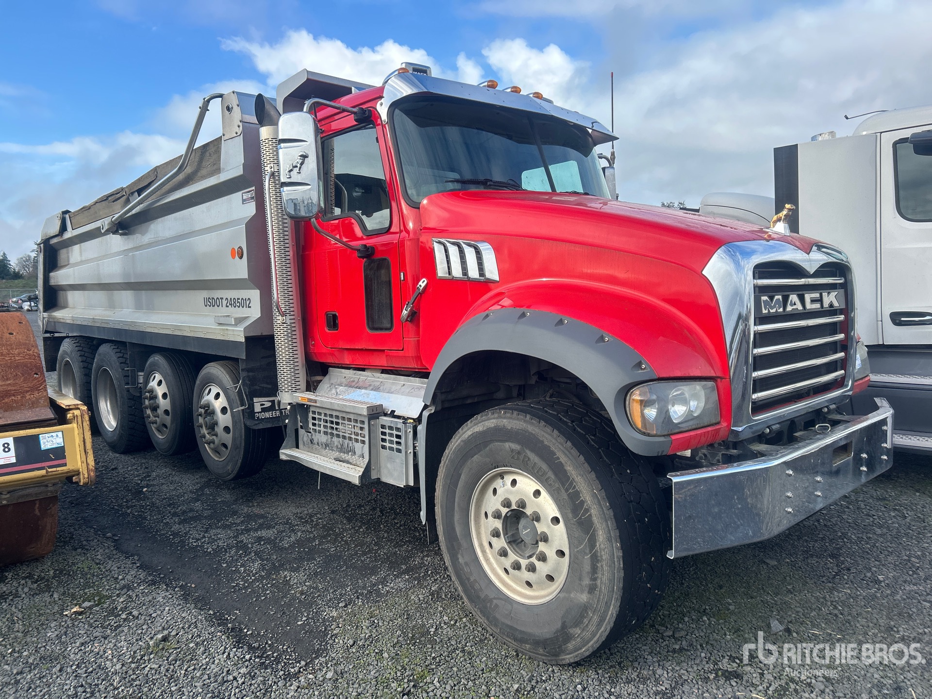 General Appearance with Bild, Ecke vorne rechts