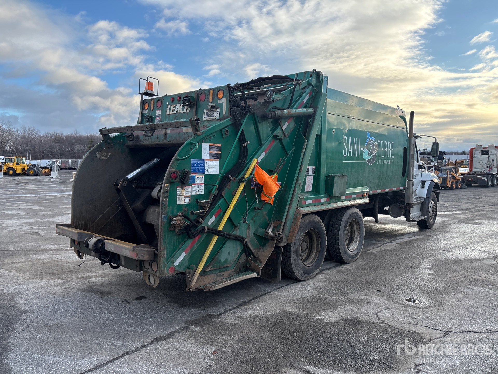 General Appearance with Bild, Ecke hinten rechts
