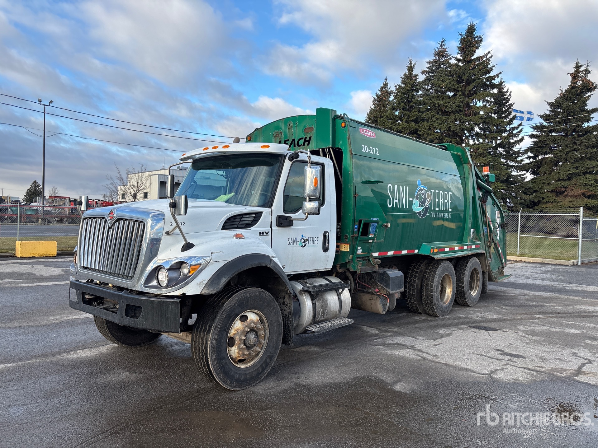 General Appearance with Featured Photo