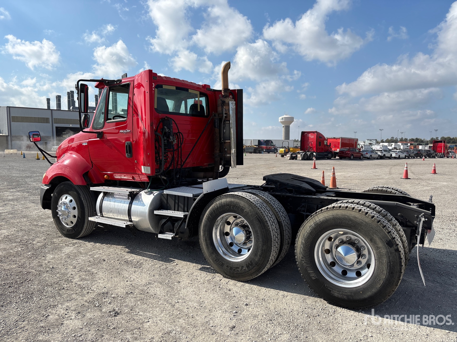 Aspect général with Image, coin arrière gauche