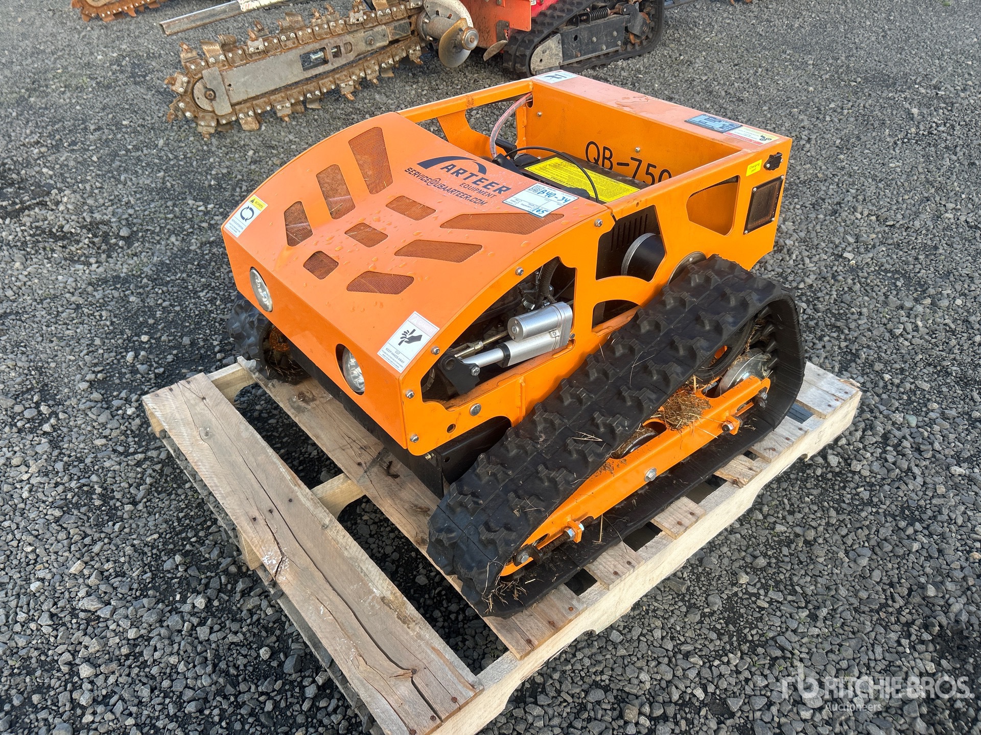 General Appearance with Picture, Left Front Corner