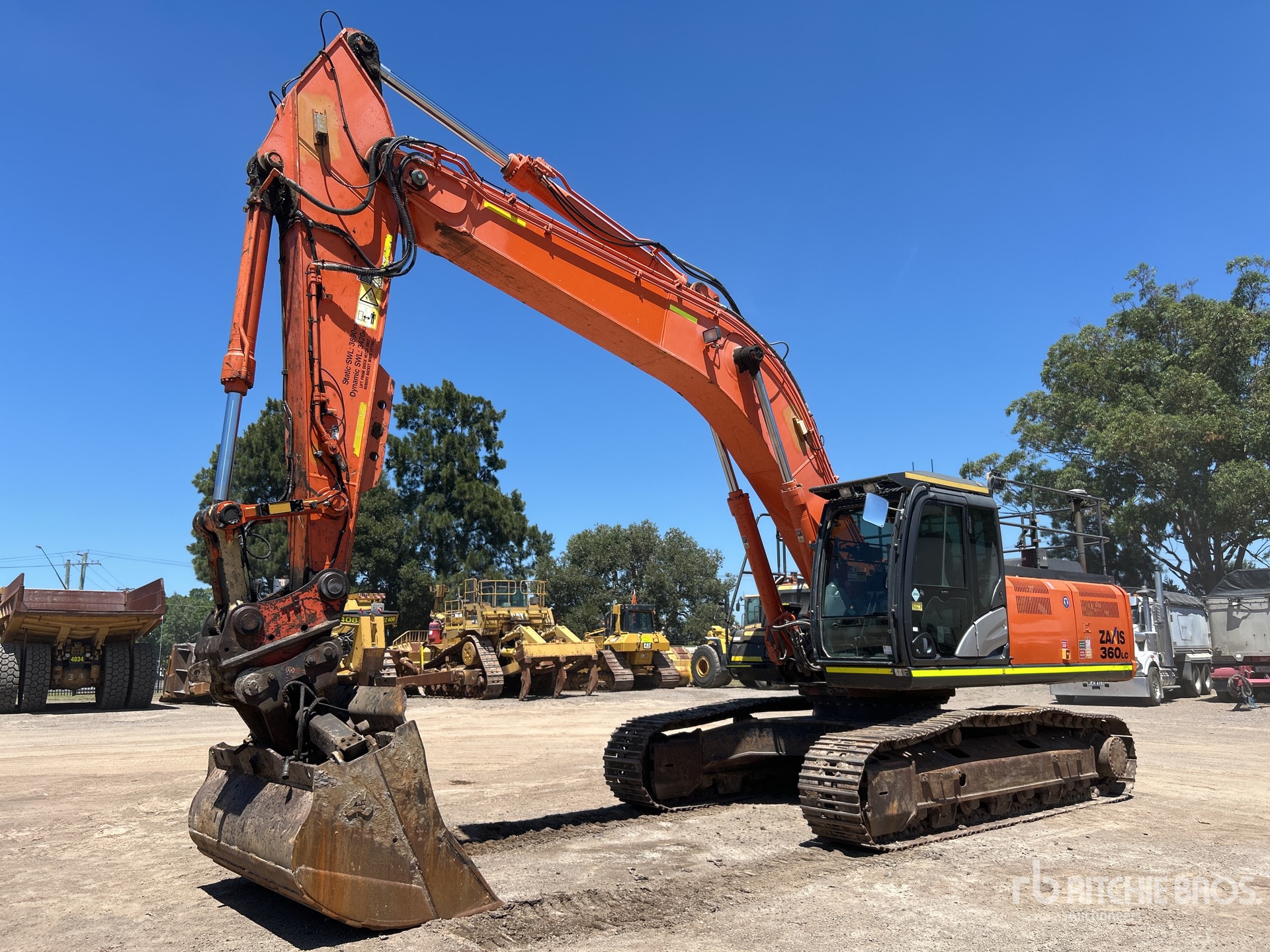 General Appearance with Bild, Ecke vorne links