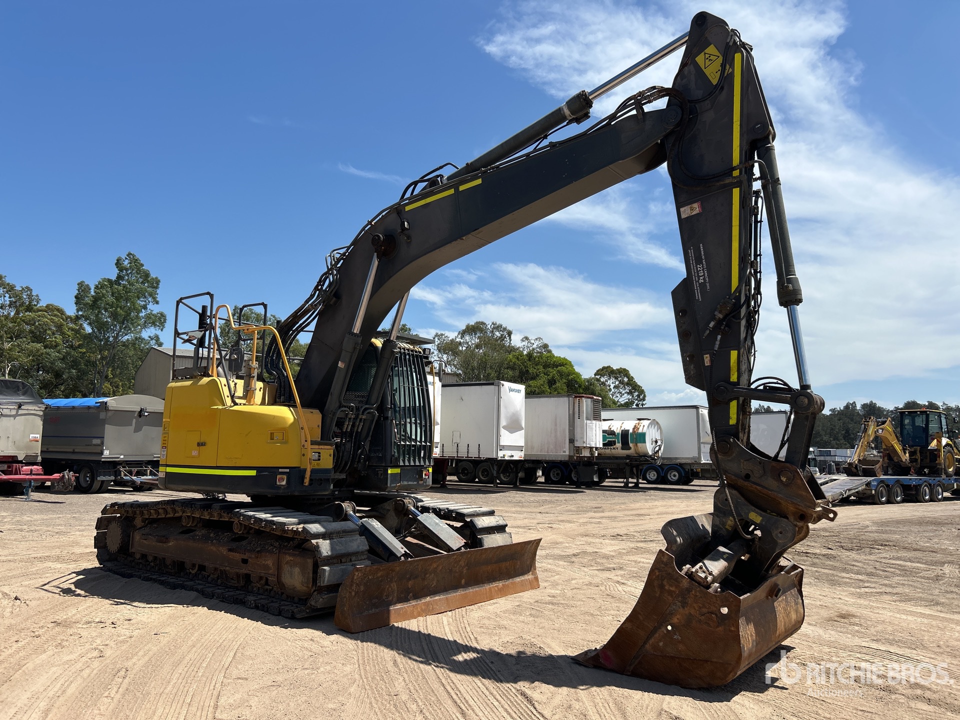 General Appearance with Picture, Right Front Corner