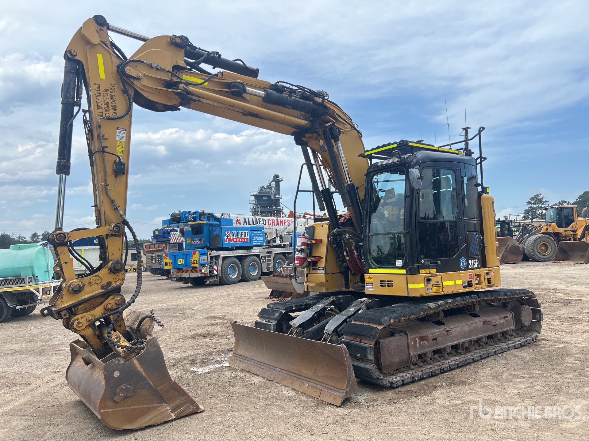 General Appearance with Picture, Left Front Corner