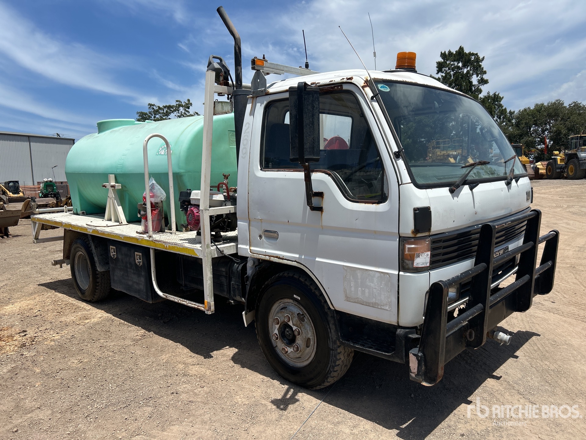 Aspect général with Image, coin avant gauche