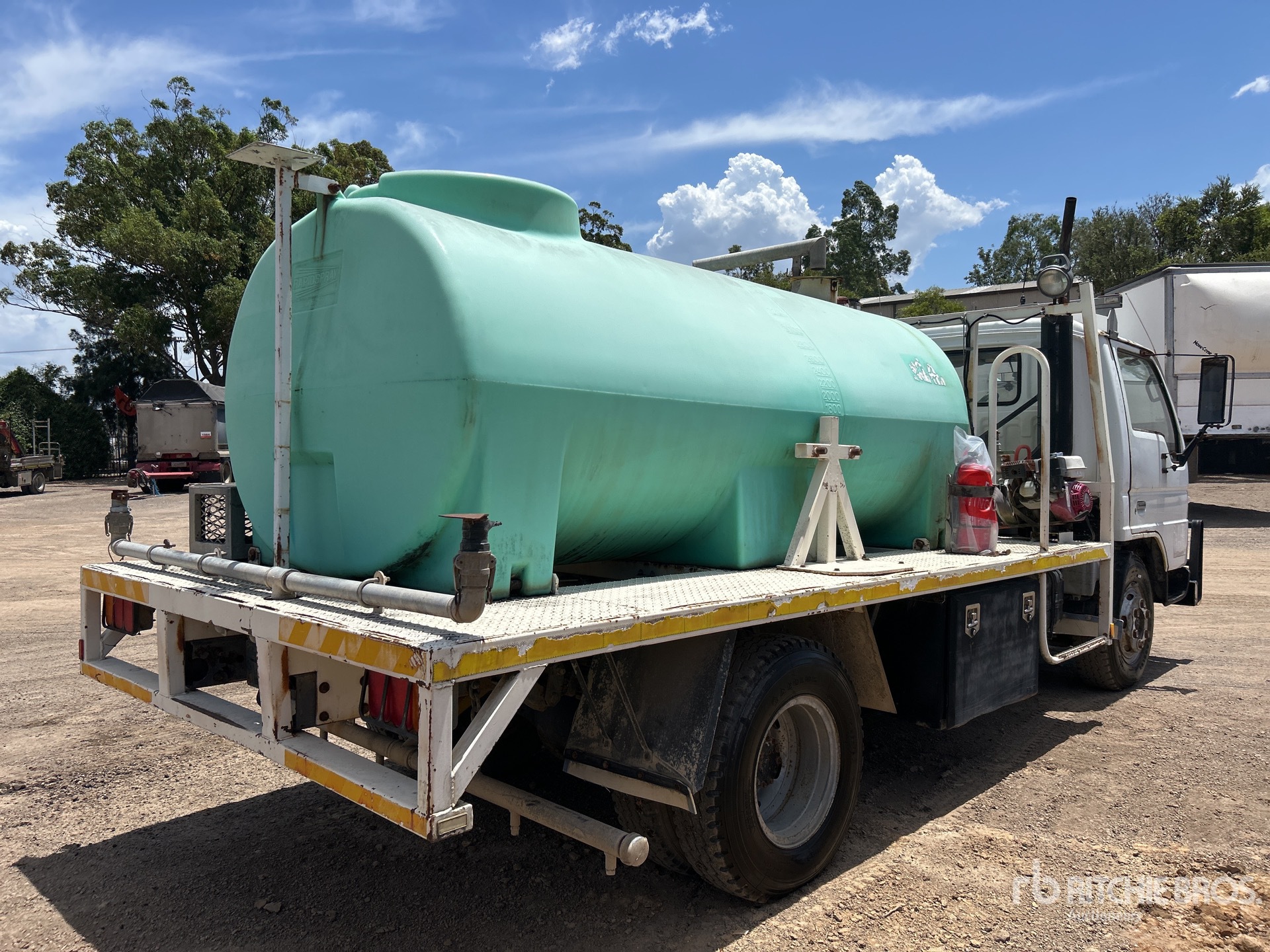 Aspect général with Image, coin arrière gauche