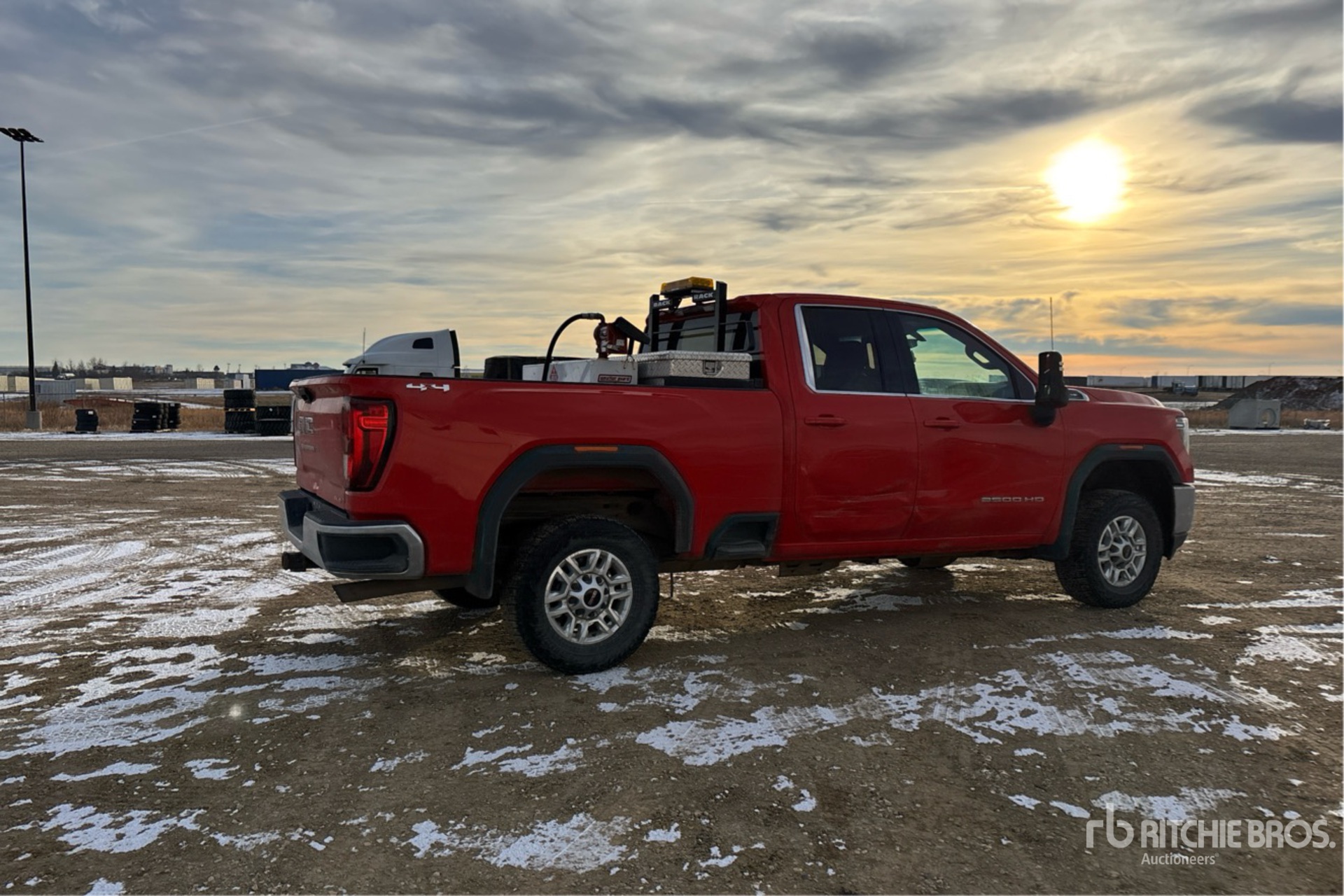 General Appearance with Picture, Right Rear Corner