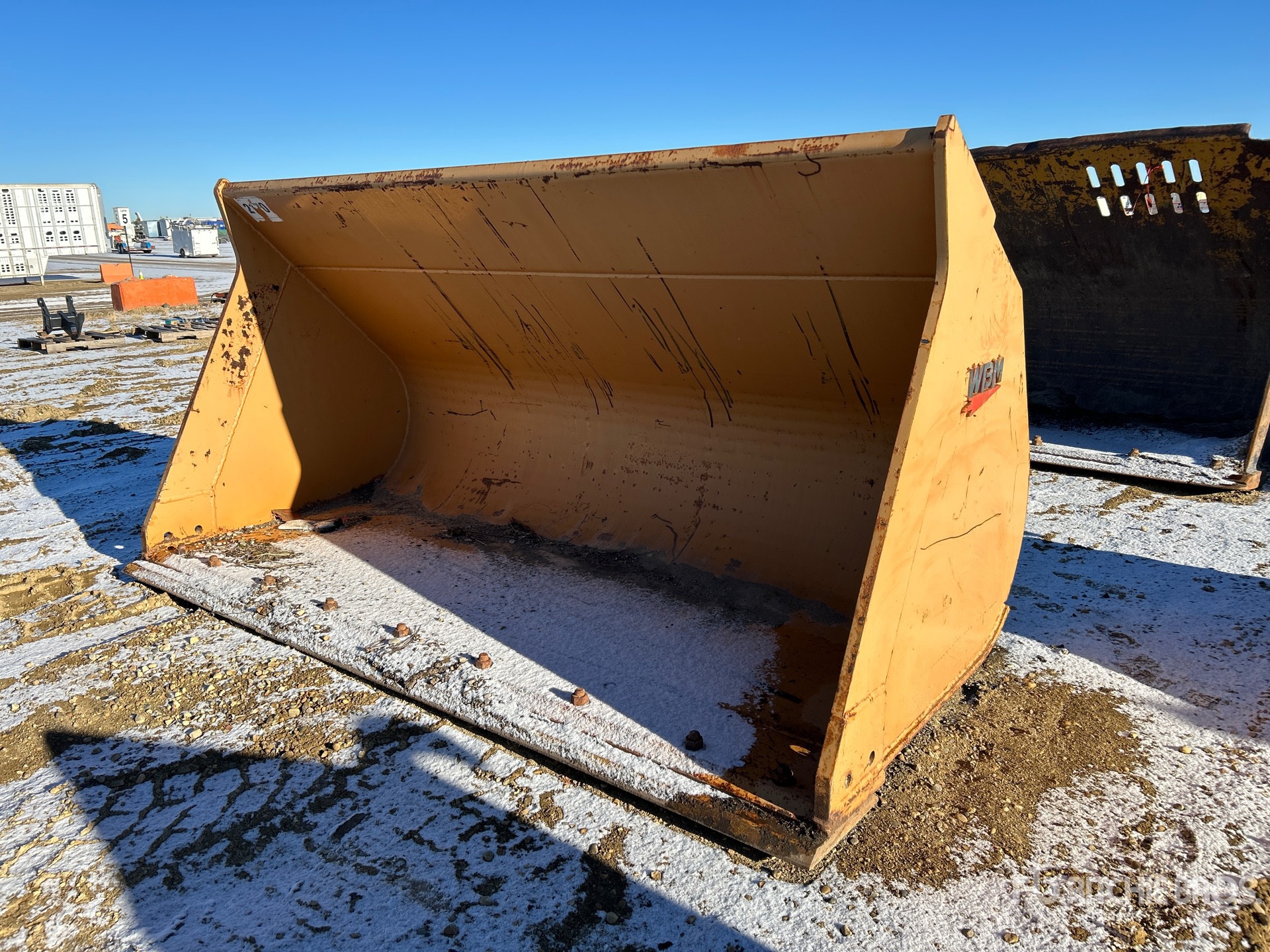 General Appearance with Bild, Ecke vorne links