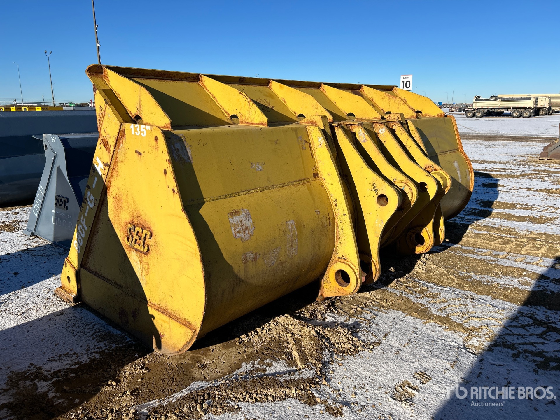 General Appearance with Bild, Ecke hinten links