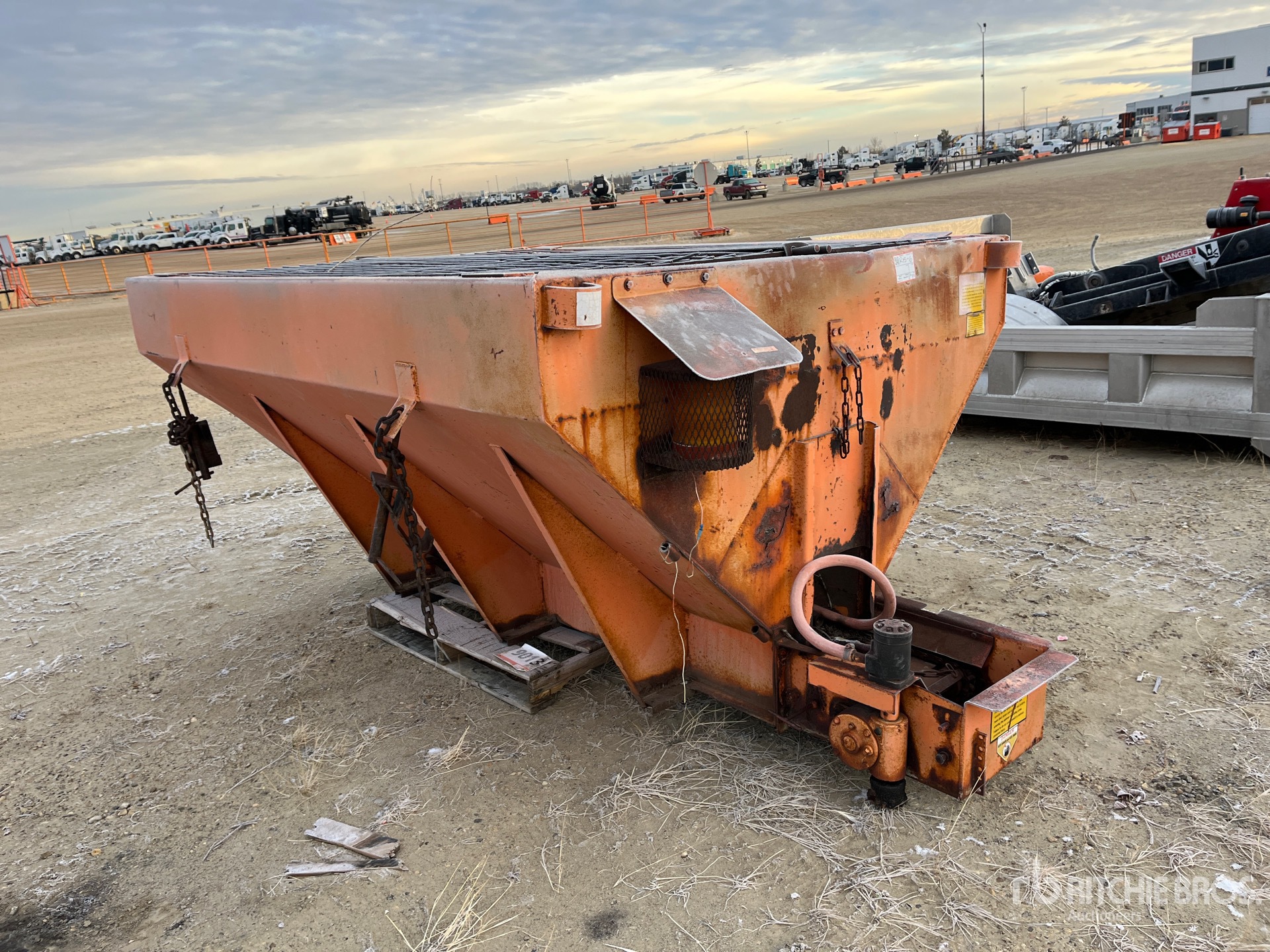 General Appearance with Bild, Ecke hinten links