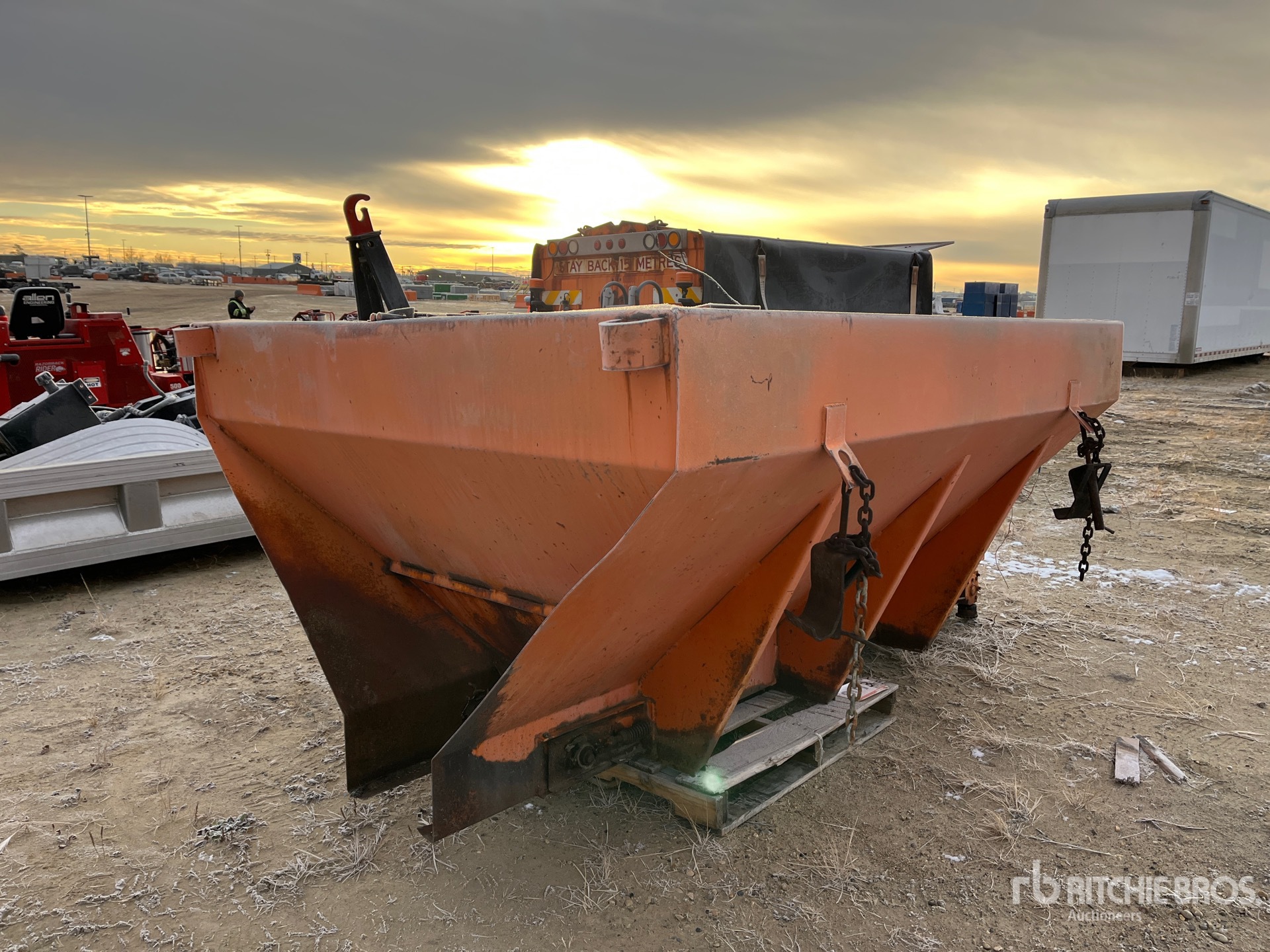 General Appearance with Bild, Ecke vorne links