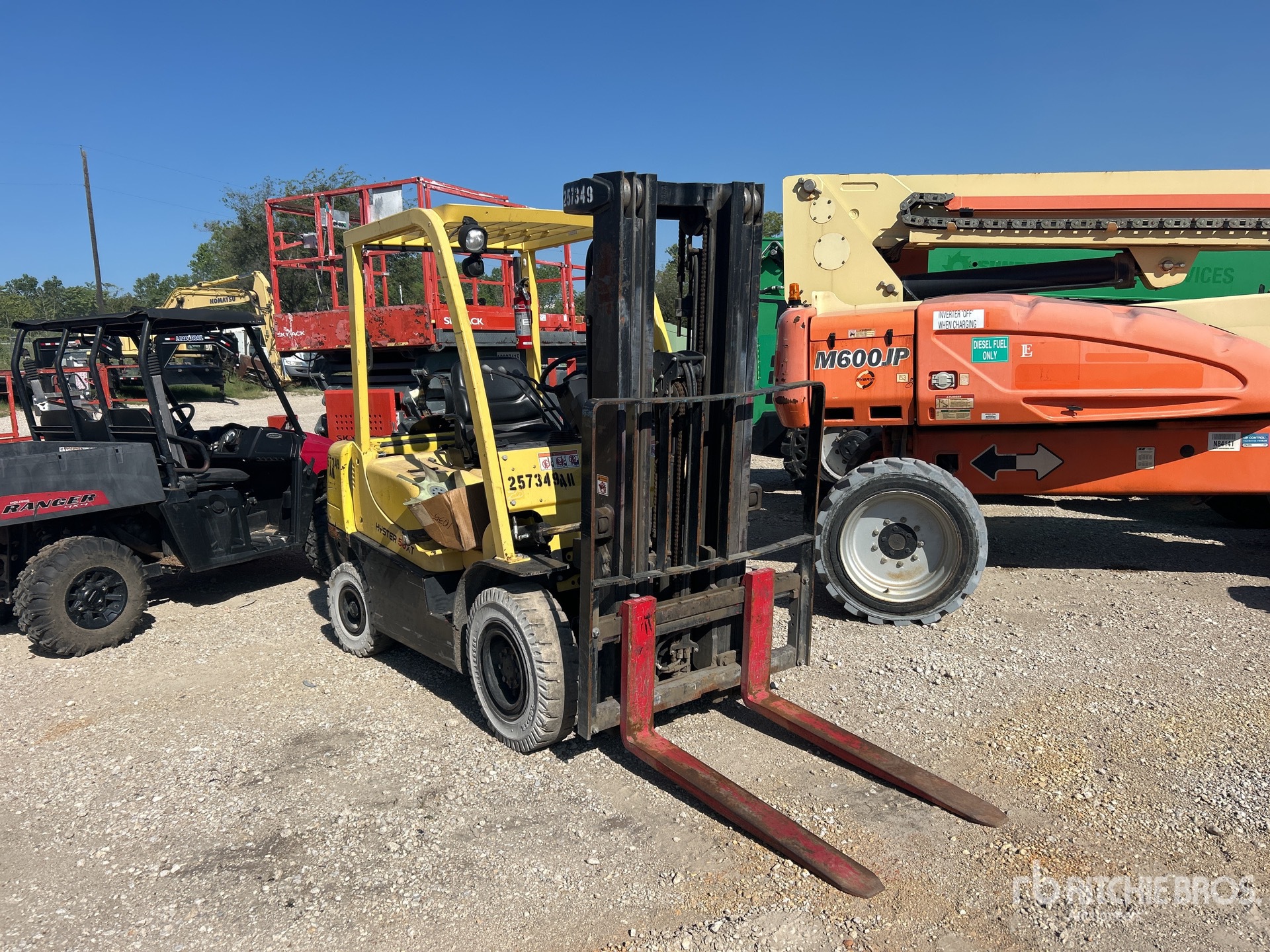 General Appearance with Picture, Right Front Corner