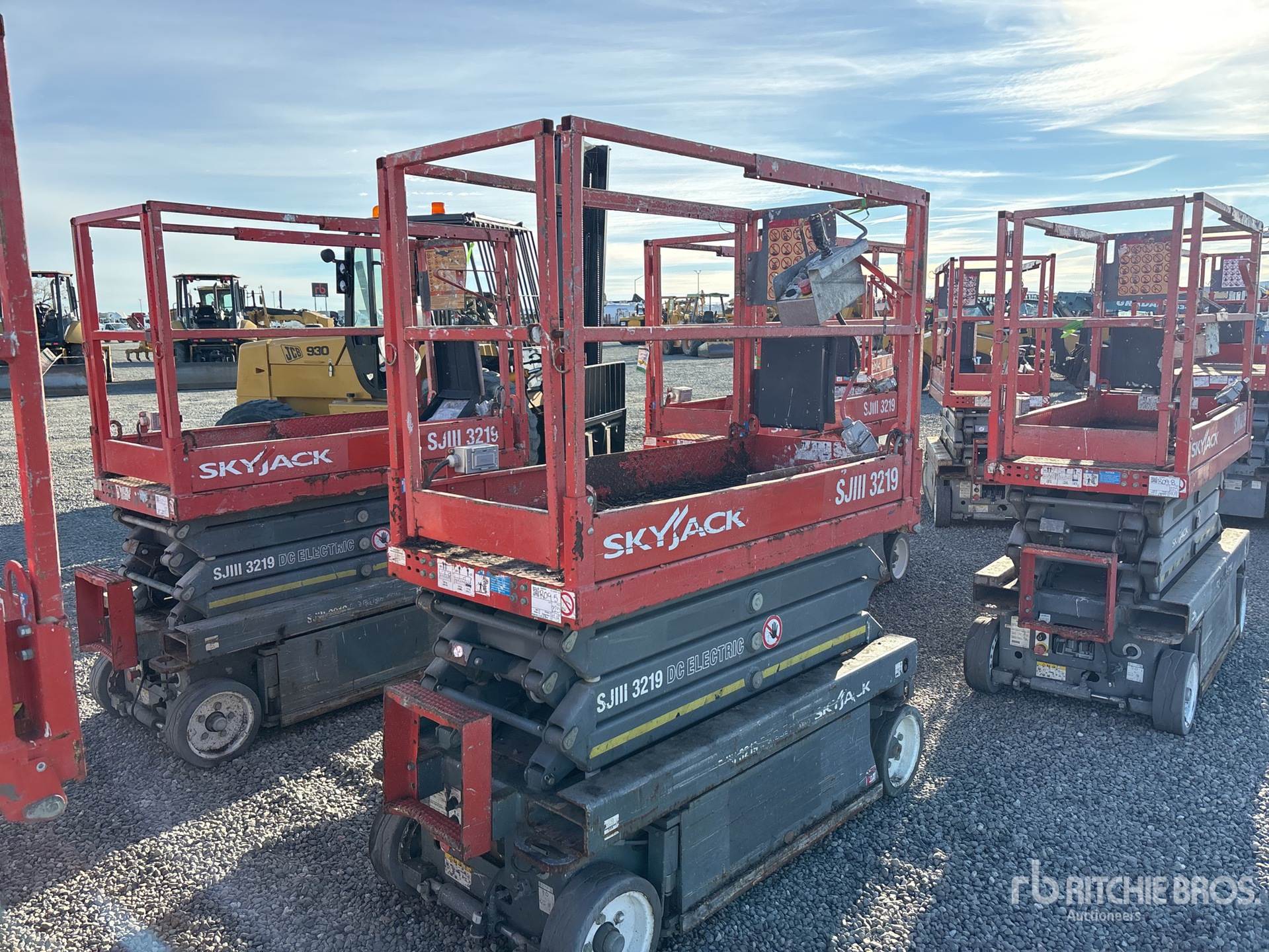 General Appearance with Featured Photo