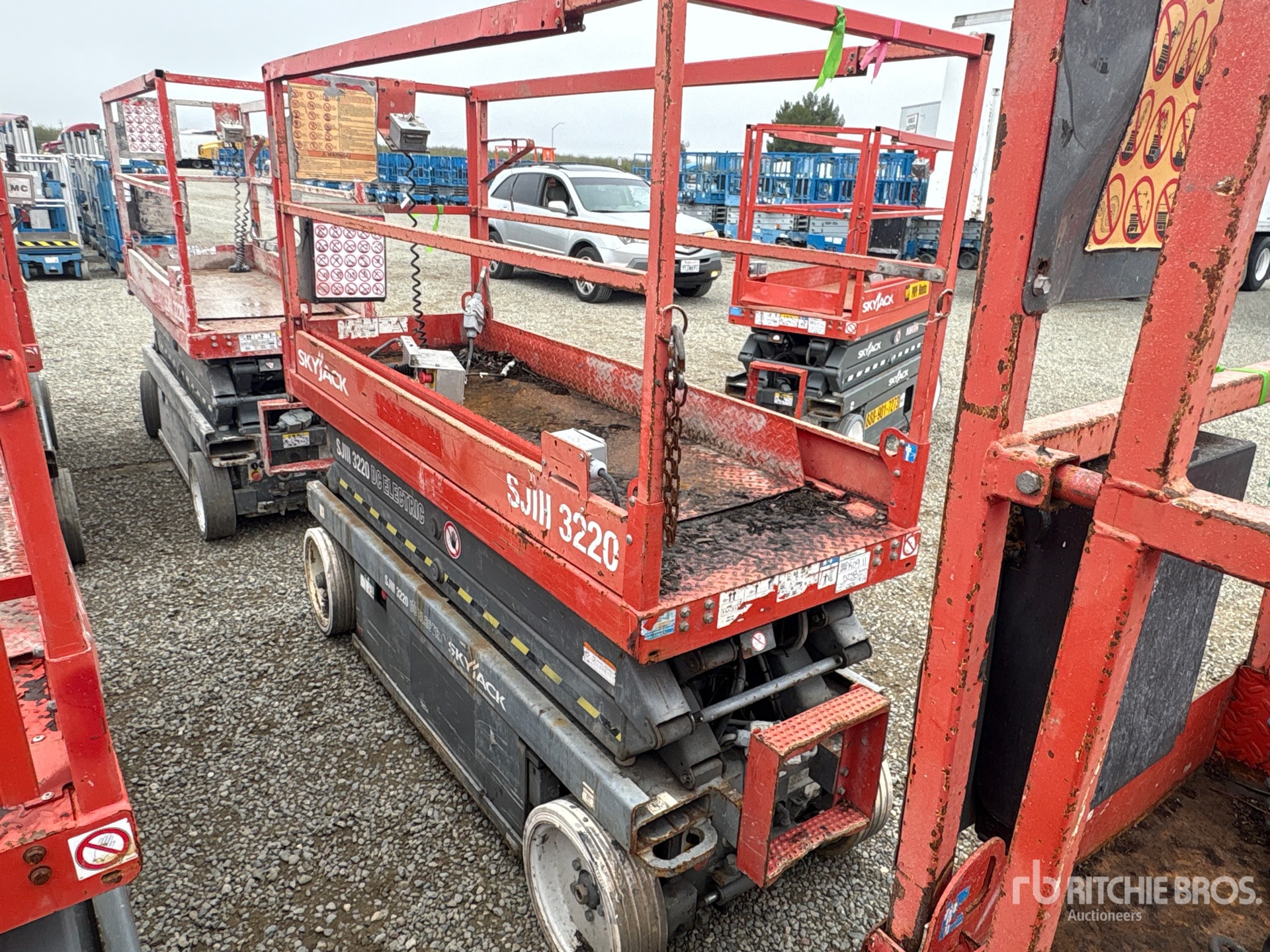 General Appearance with Picture, Right Front Corner