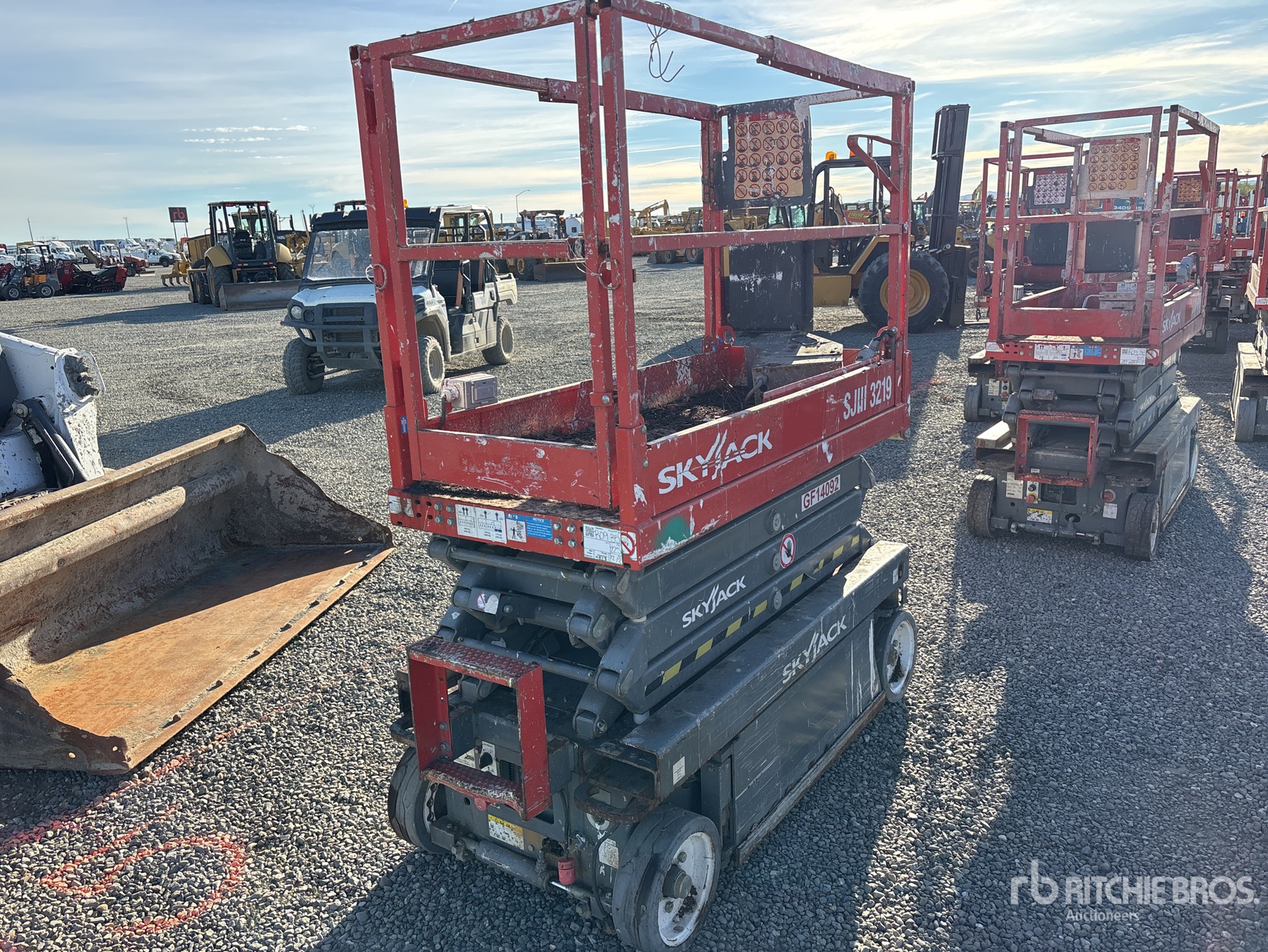 General Appearance with Featured Photo