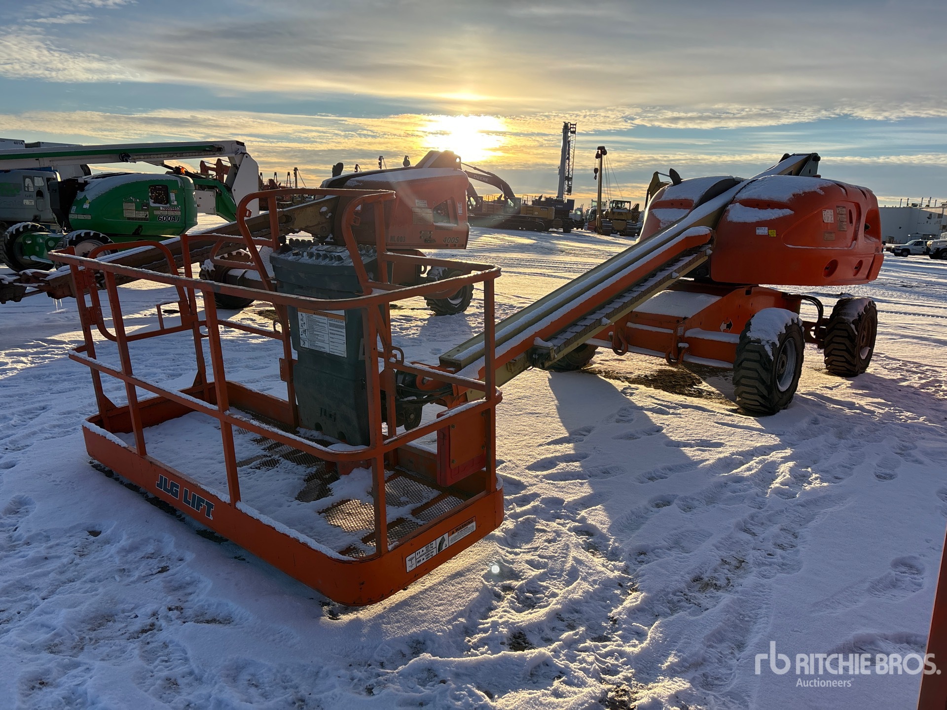 General Appearance with Bild, Ecke vorne links