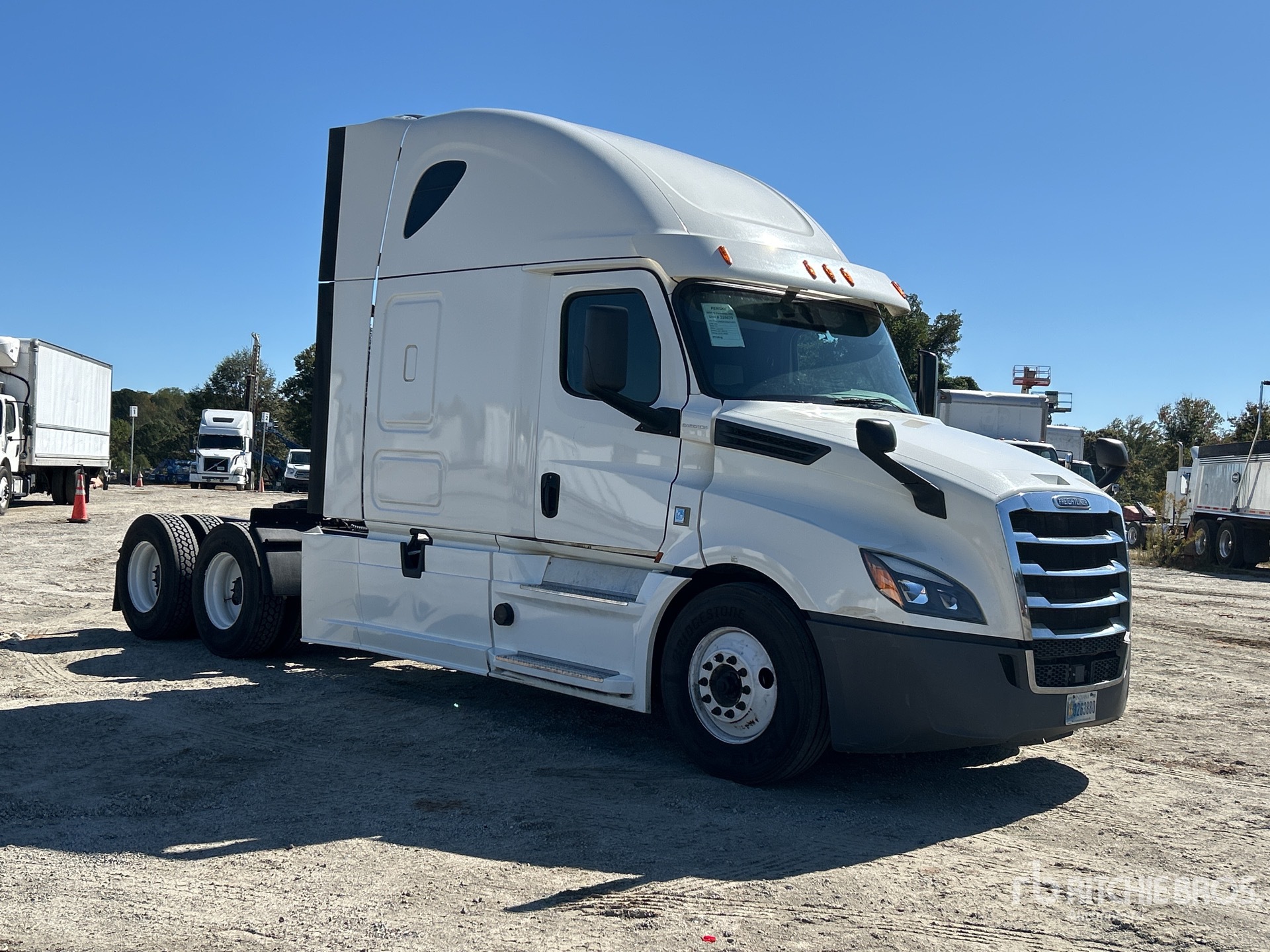 General Appearance with Image, coin avant droit