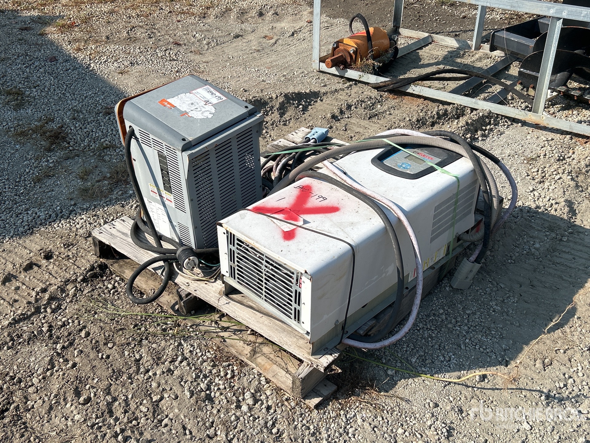 General Appearance with Foto, angolo anteriore sinistro