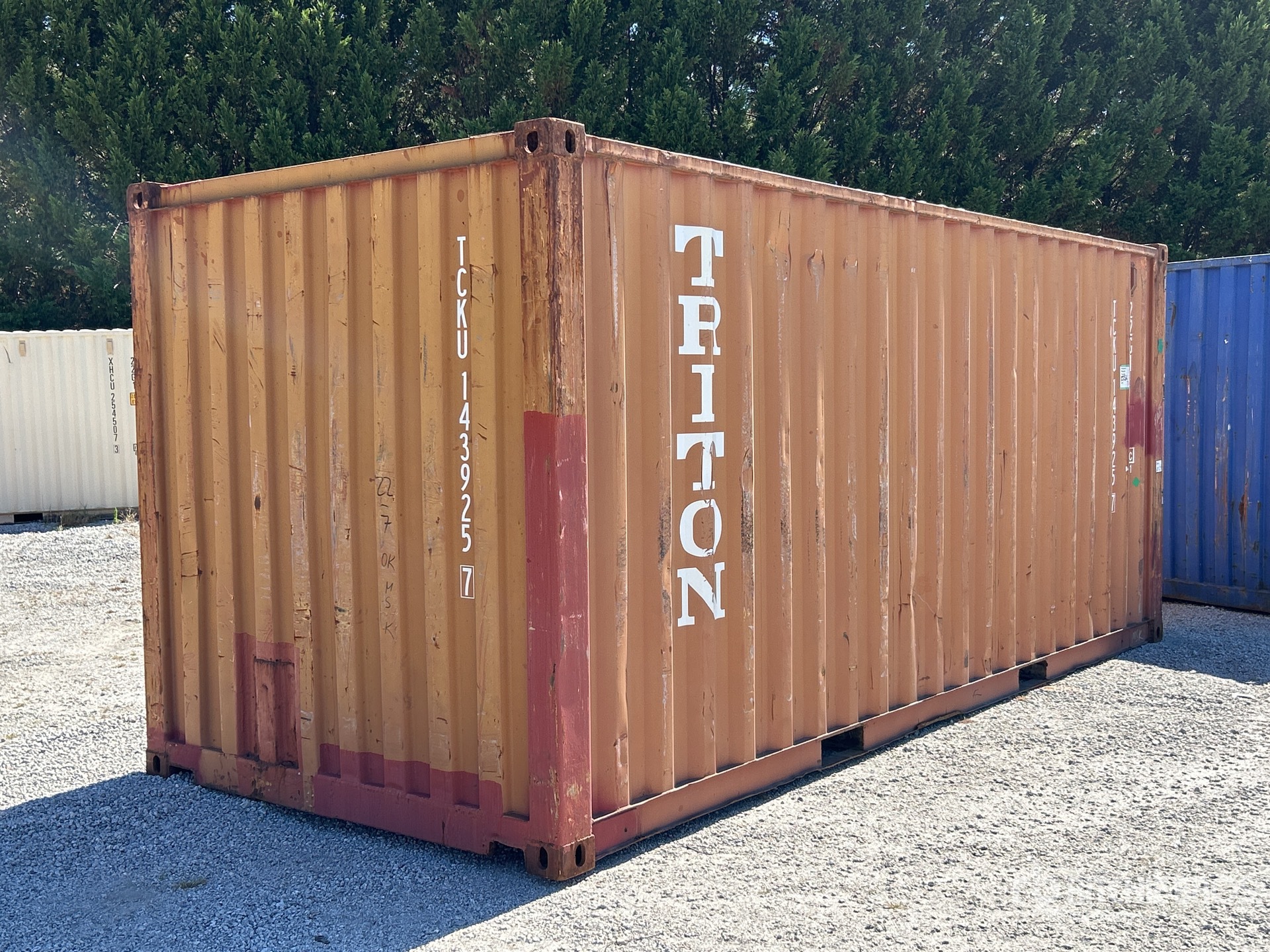 General Appearance with Picture, Right Rear Corner