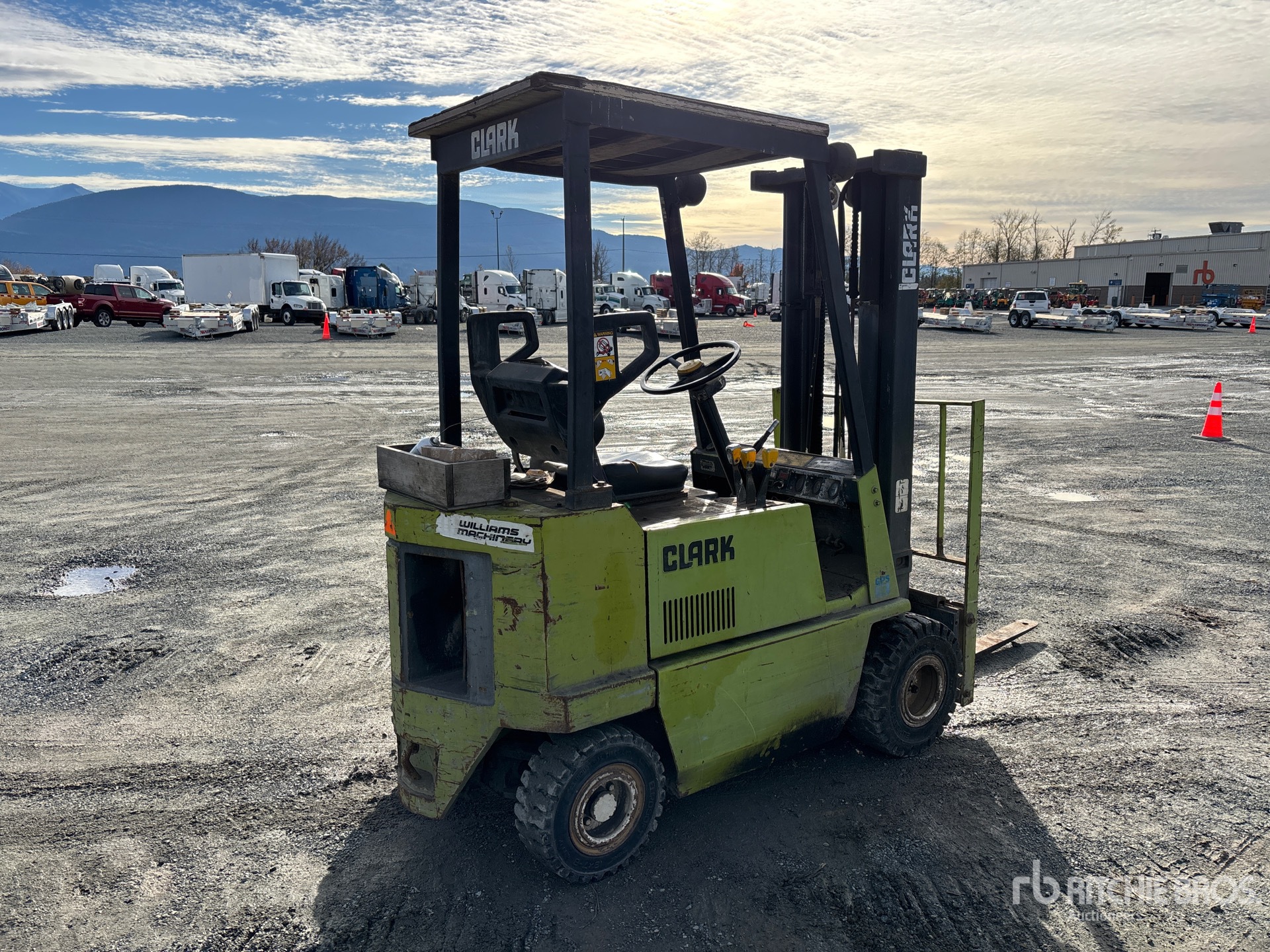 General Appearance with Picture, Right Rear Corner