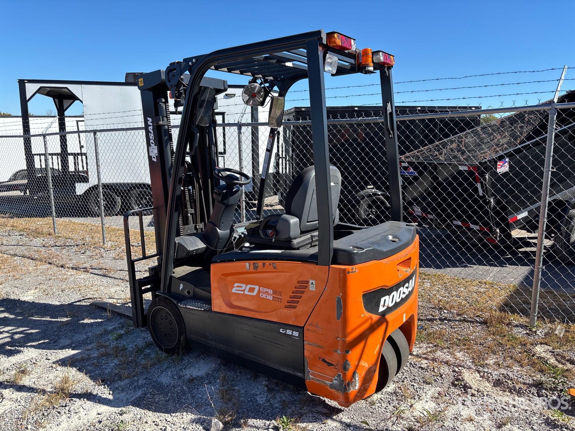 Aspect général with Image, coin arrière gauche