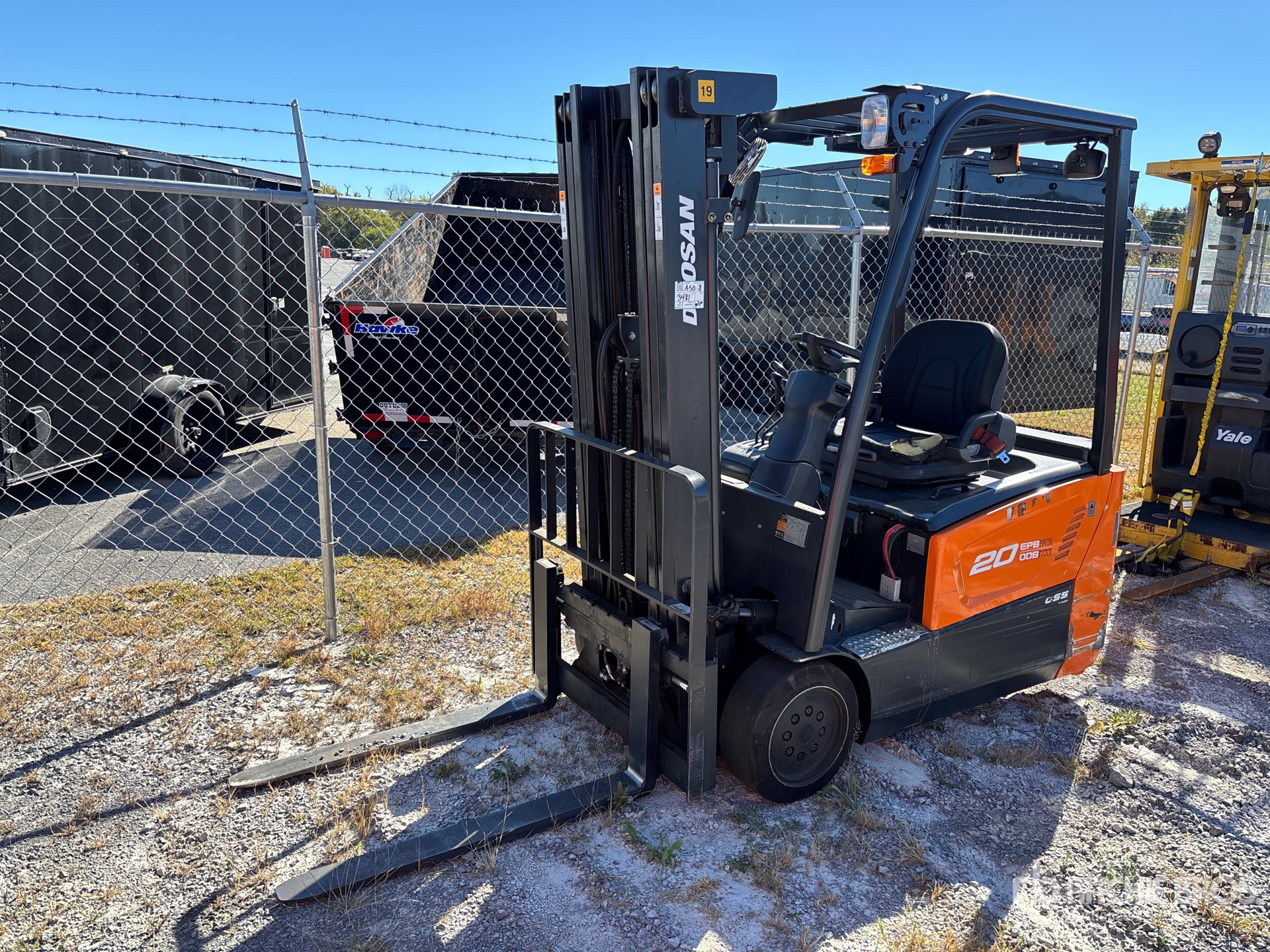 Aspect général with Image, coin avant gauche