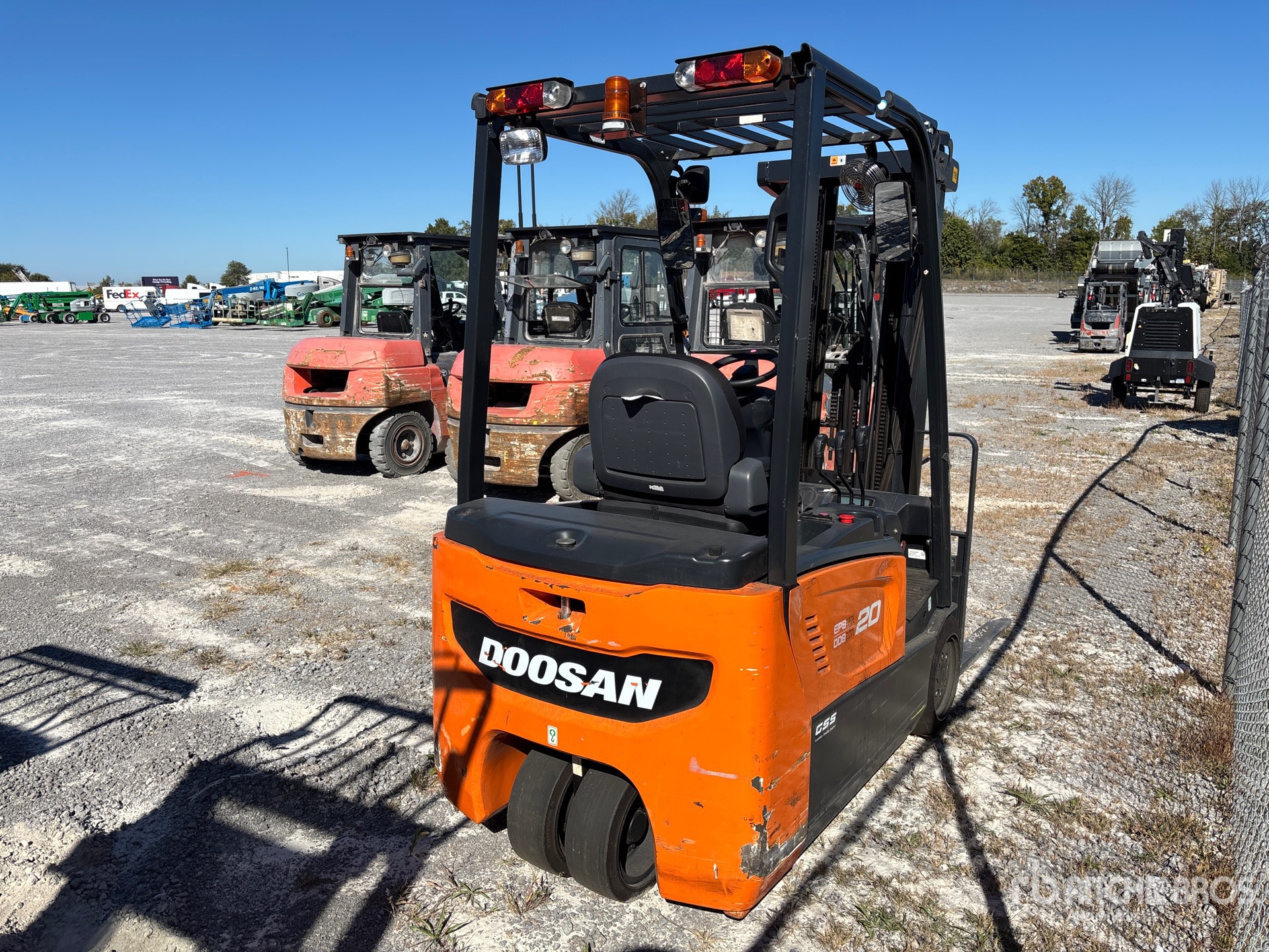 Aspect général with Image, coin arrière droit