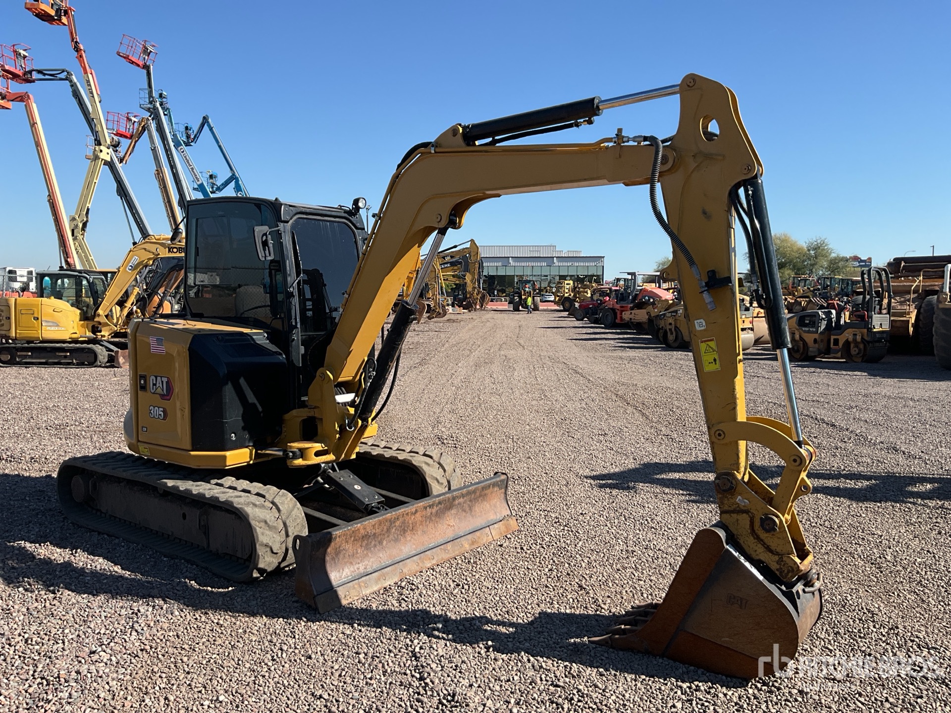 General Appearance with Picture, Right Front Corner