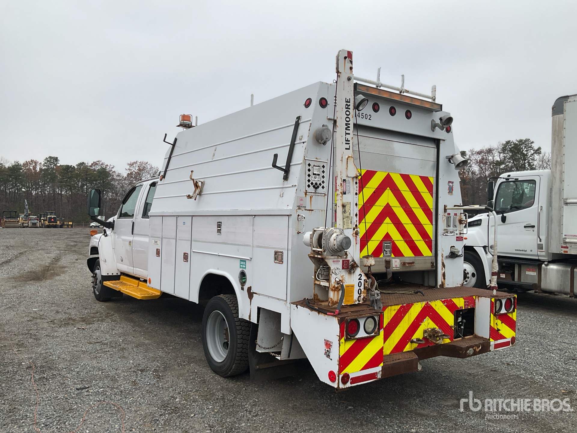 Aspect général with Image, coin arrière gauche