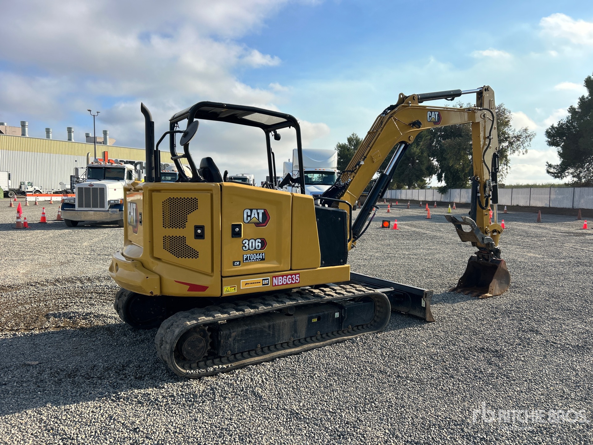 General Appearance with Imagen: esquina trasera derecha