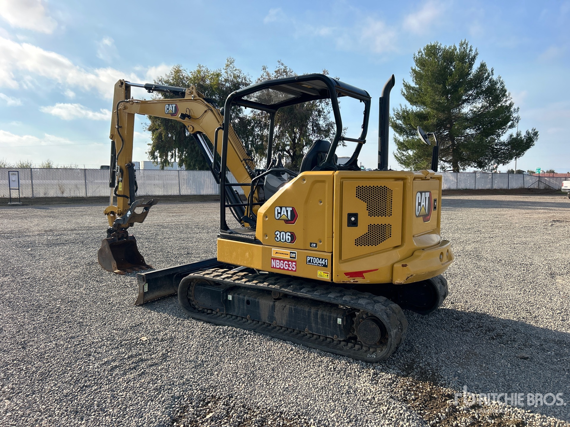 General Appearance with Imagen: esquina trasera izquierda