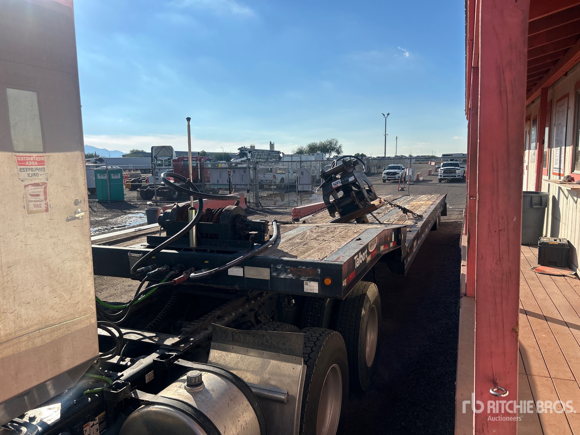 General Appearance with Featured Photo