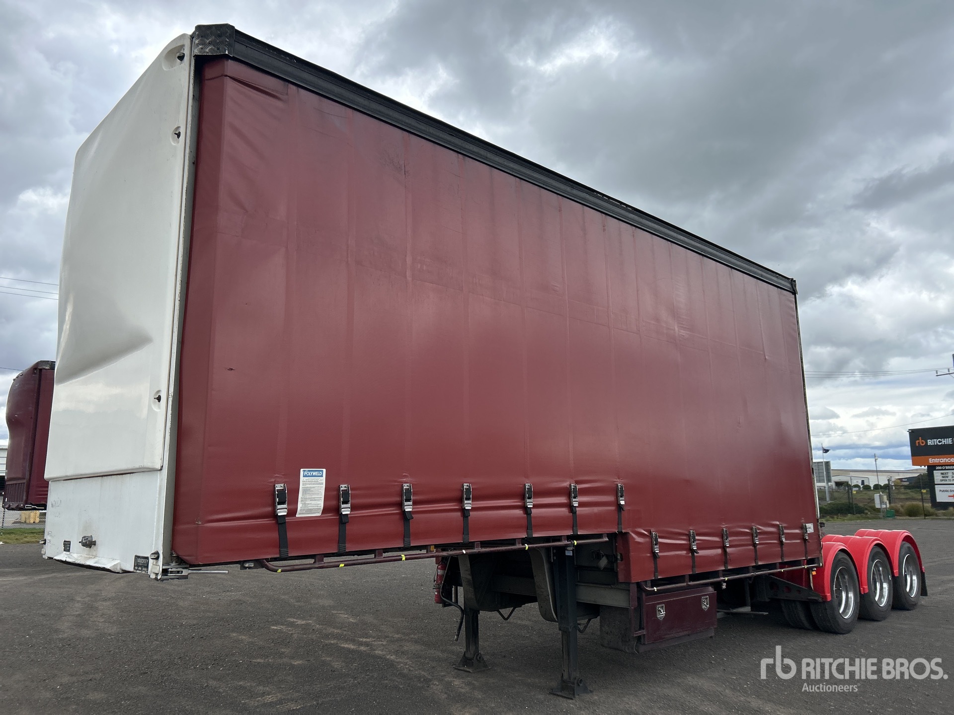 General Appearance with Picture, Right Front Corner