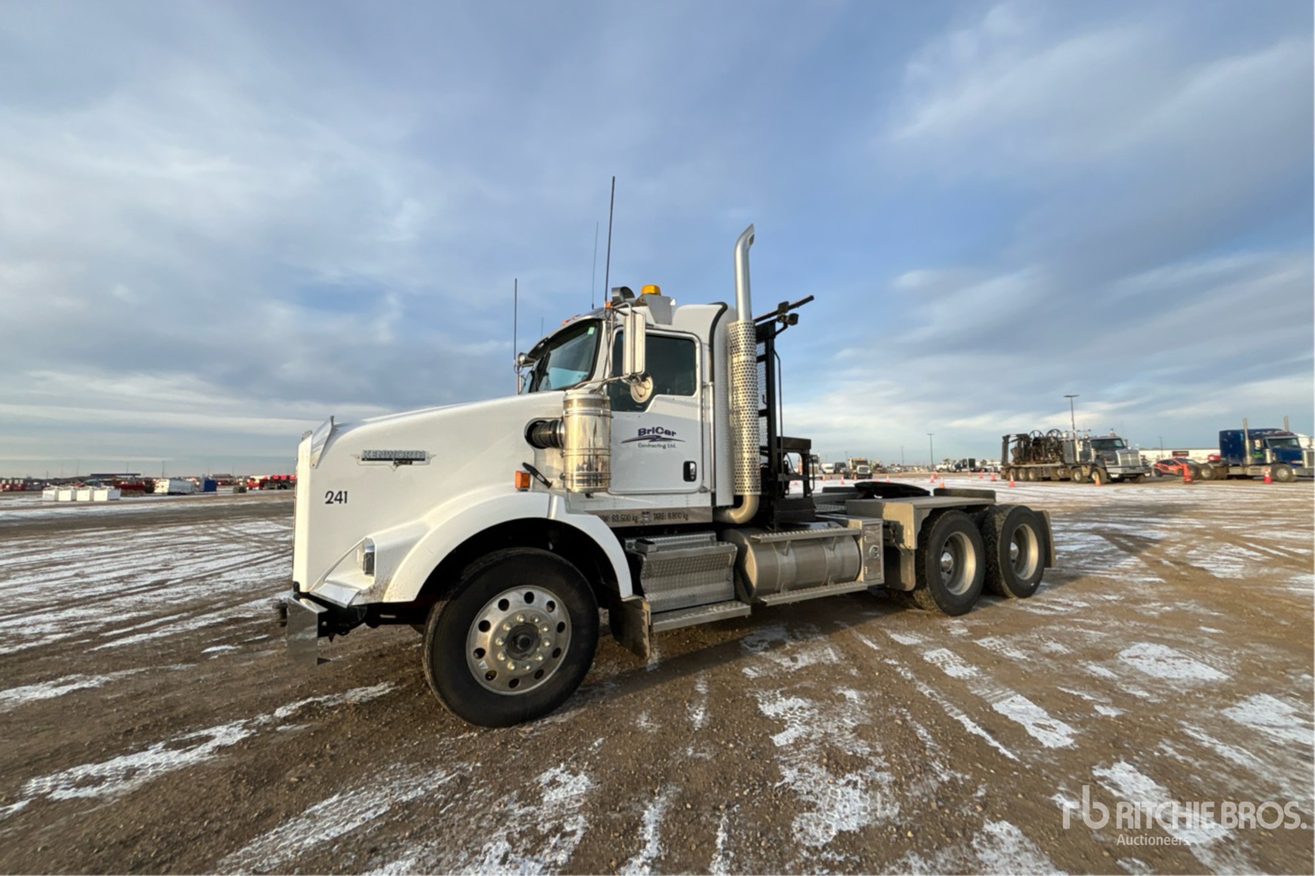 General Appearance with Picture, Left Front Corner