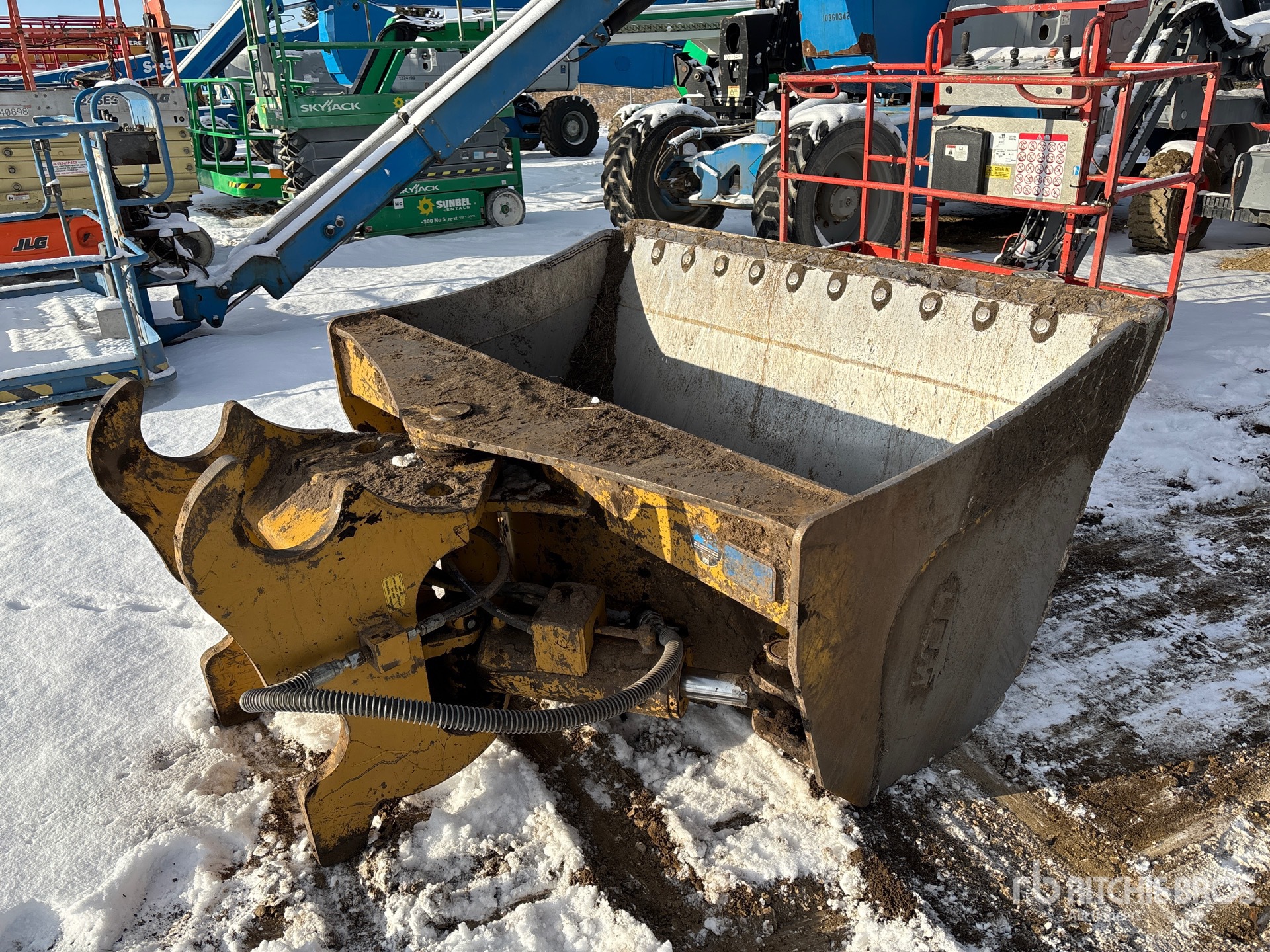 General Appearance with Bild, Ecke hinten rechts