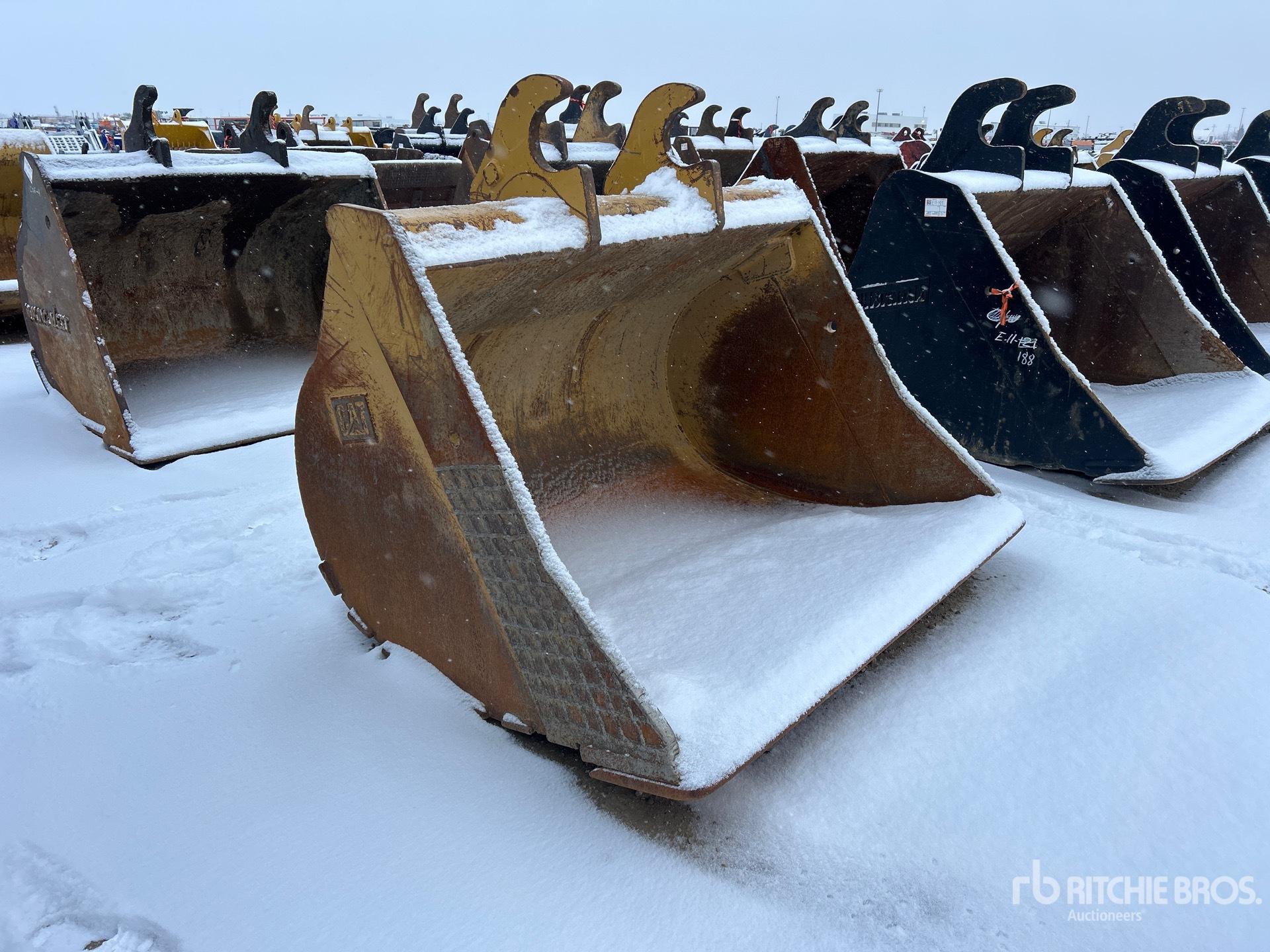 General Appearance with Bild, Ecke vorne rechts