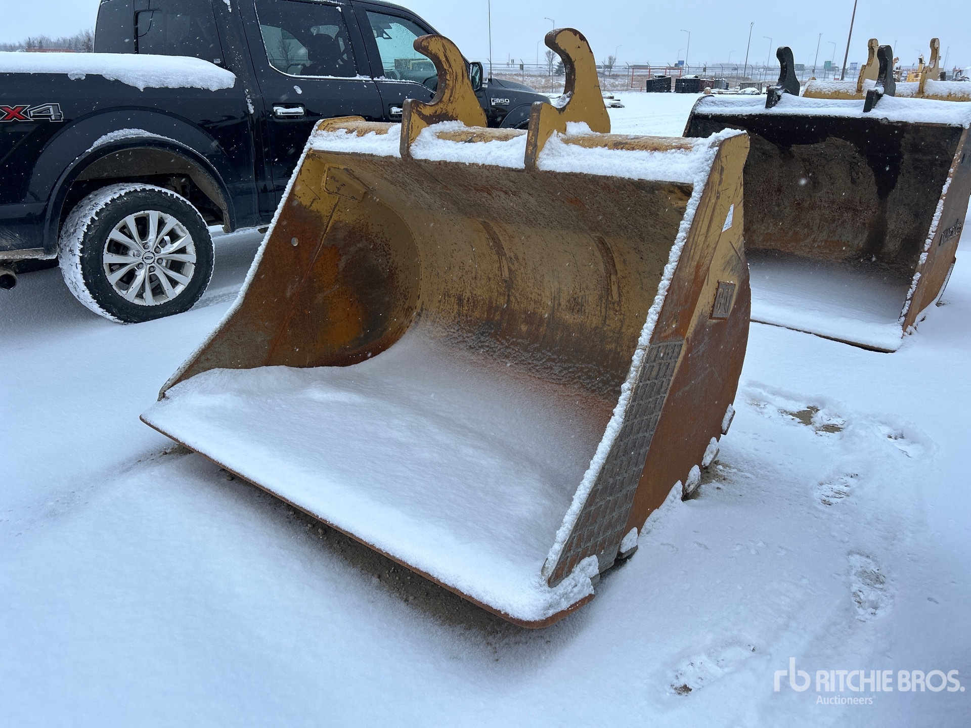 General Appearance with Bild, Ecke vorne links