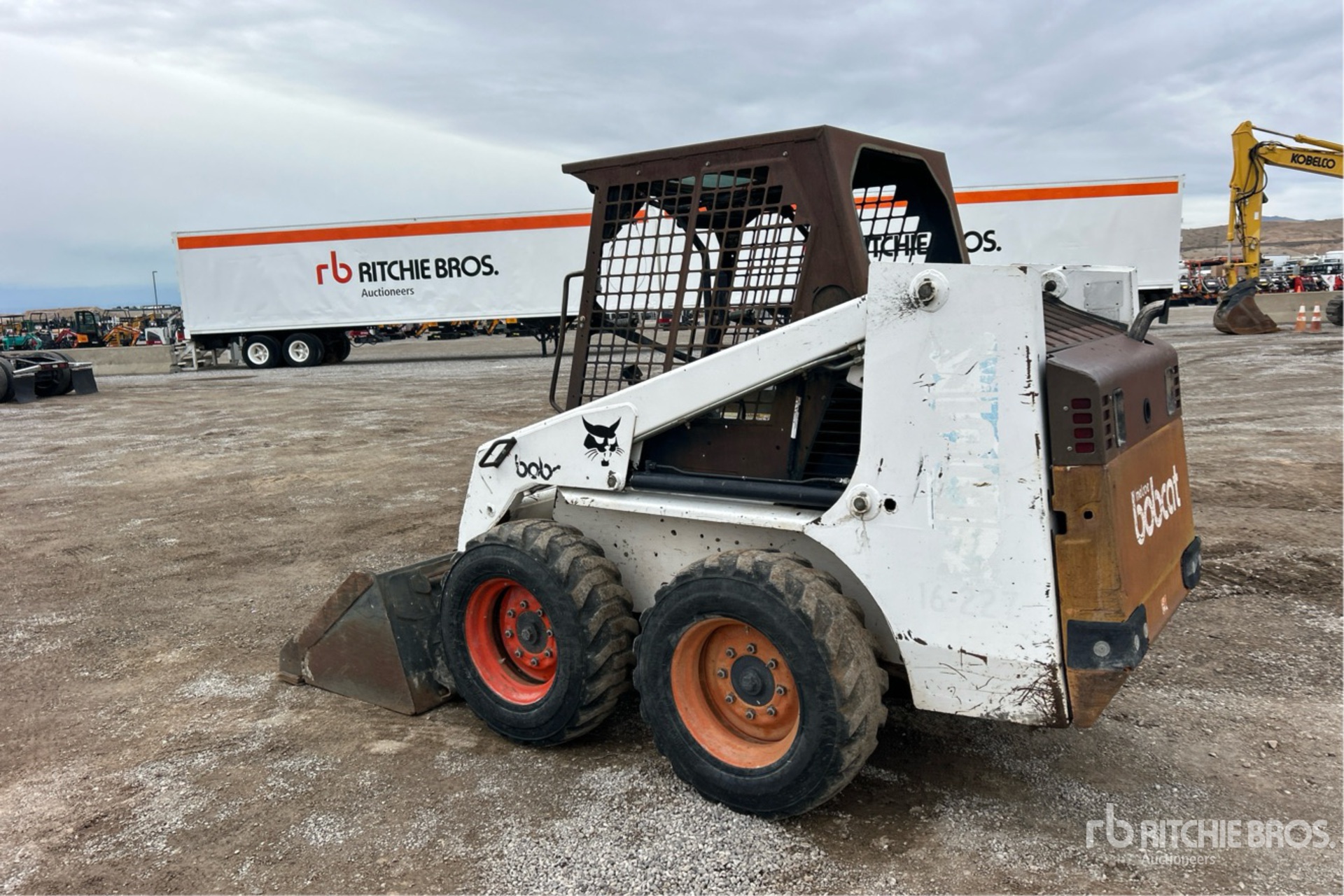 General Appearance with Foto, angolo posteriore sinistro