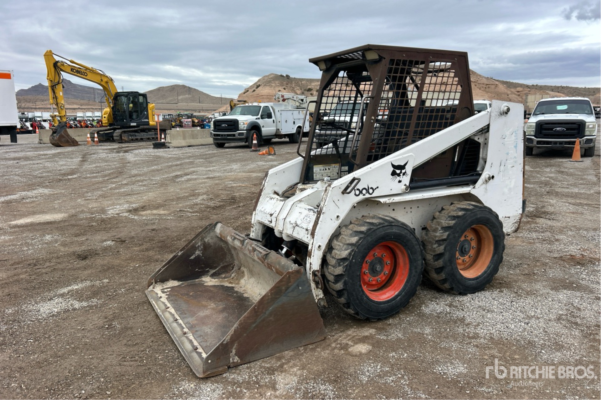 General Appearance with Foto, angolo anteriore sinistro