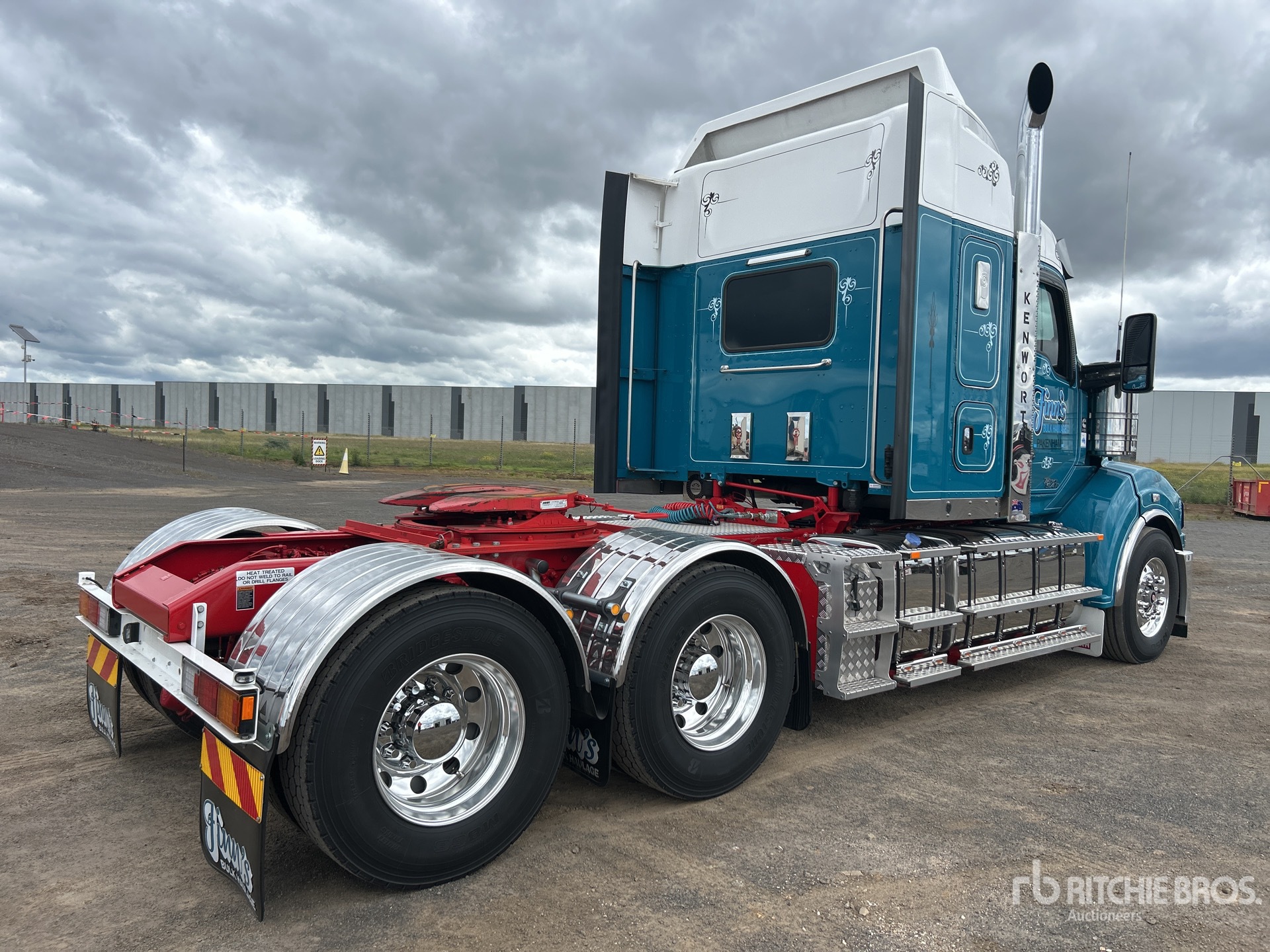 General Appearance with Picture, Left Rear Corner