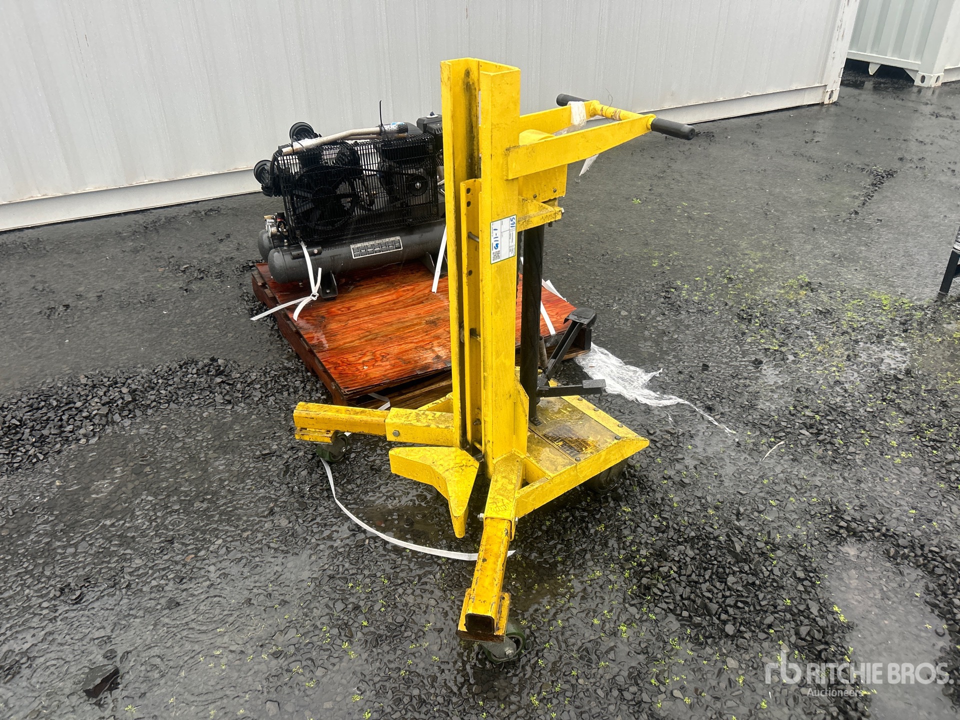 General Appearance with Picture, Left Front Corner