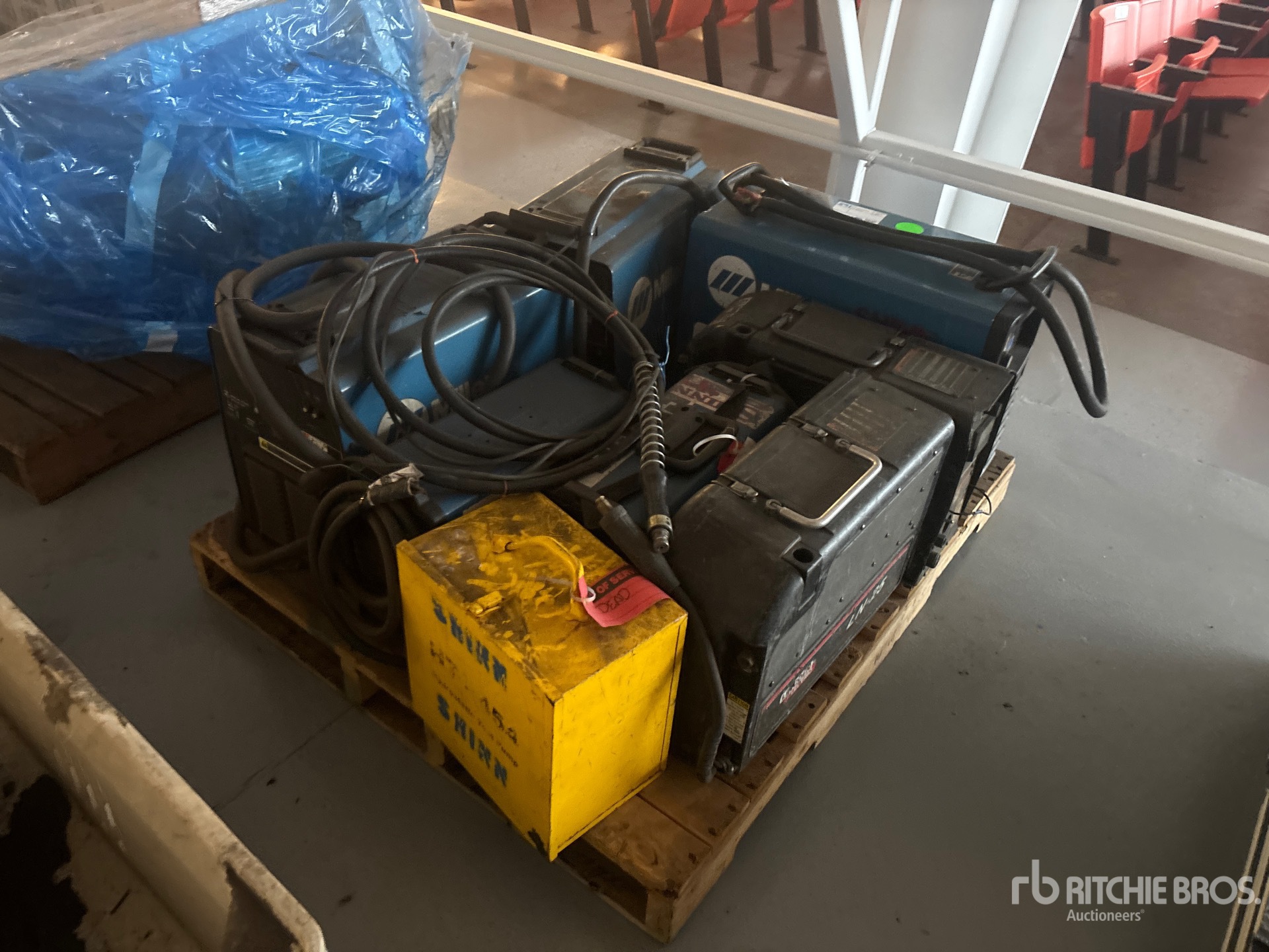 General Appearance with Image, coin avant gauche