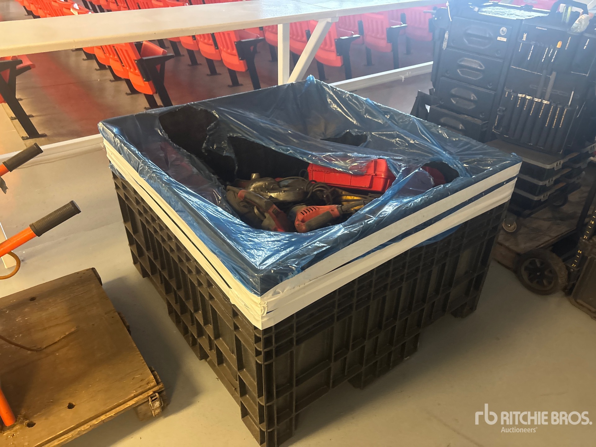 General Appearance with Foto, angolo anteriore sinistro